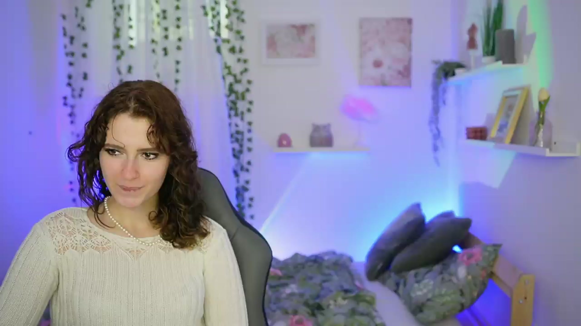 Gallery image thumbnail from Emily_Paris18's myfreecams stream on, 06/06/2026, 15:13 image 2 of 20