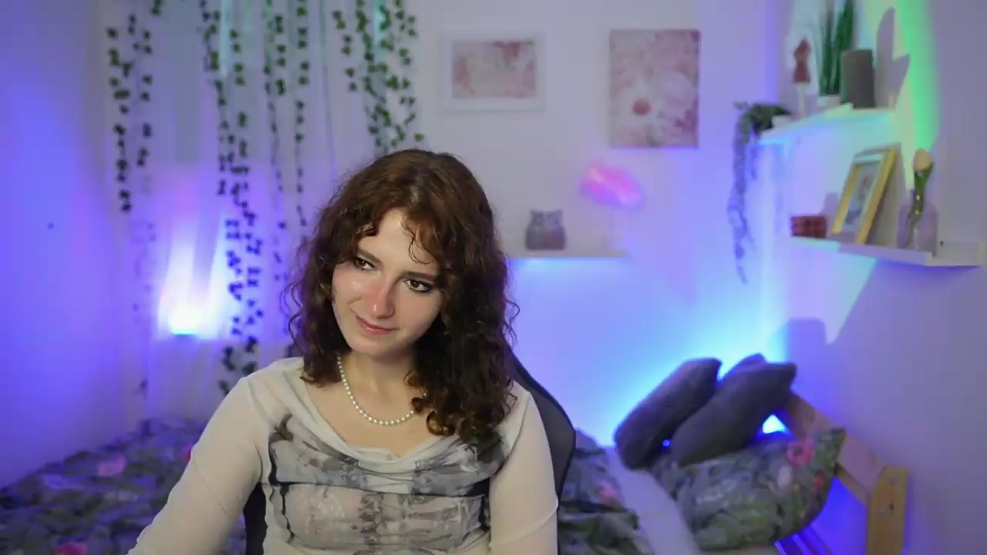 Gallery image thumbnail from Emily_Paris18's myfreecams stream on, 06/07/2026, 17:24 image 9 of 20