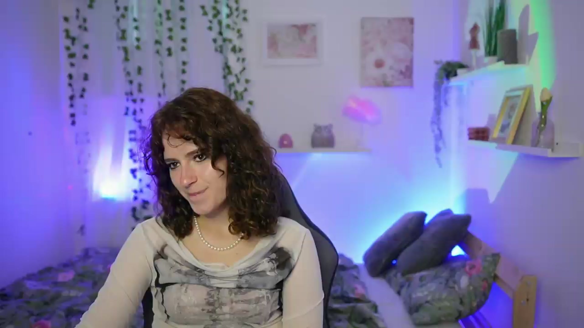 Gallery image thumbnail from Emily_Paris18's myfreecams stream on, 06/07/2026, 17:24 image 5 of 20