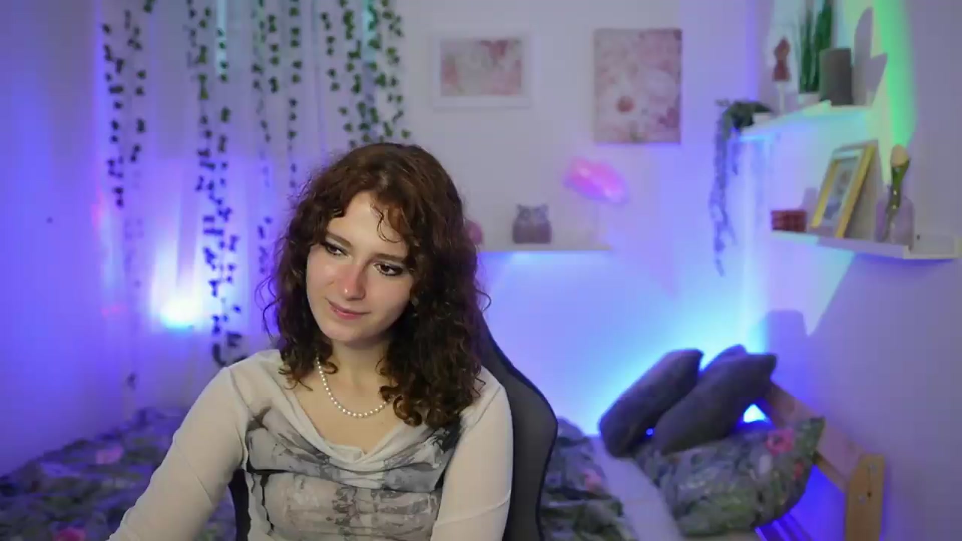 Gallery image thumbnail from Emily_Paris18's myfreecams stream on, 06/07/2026, 17:24 image 10 of 20