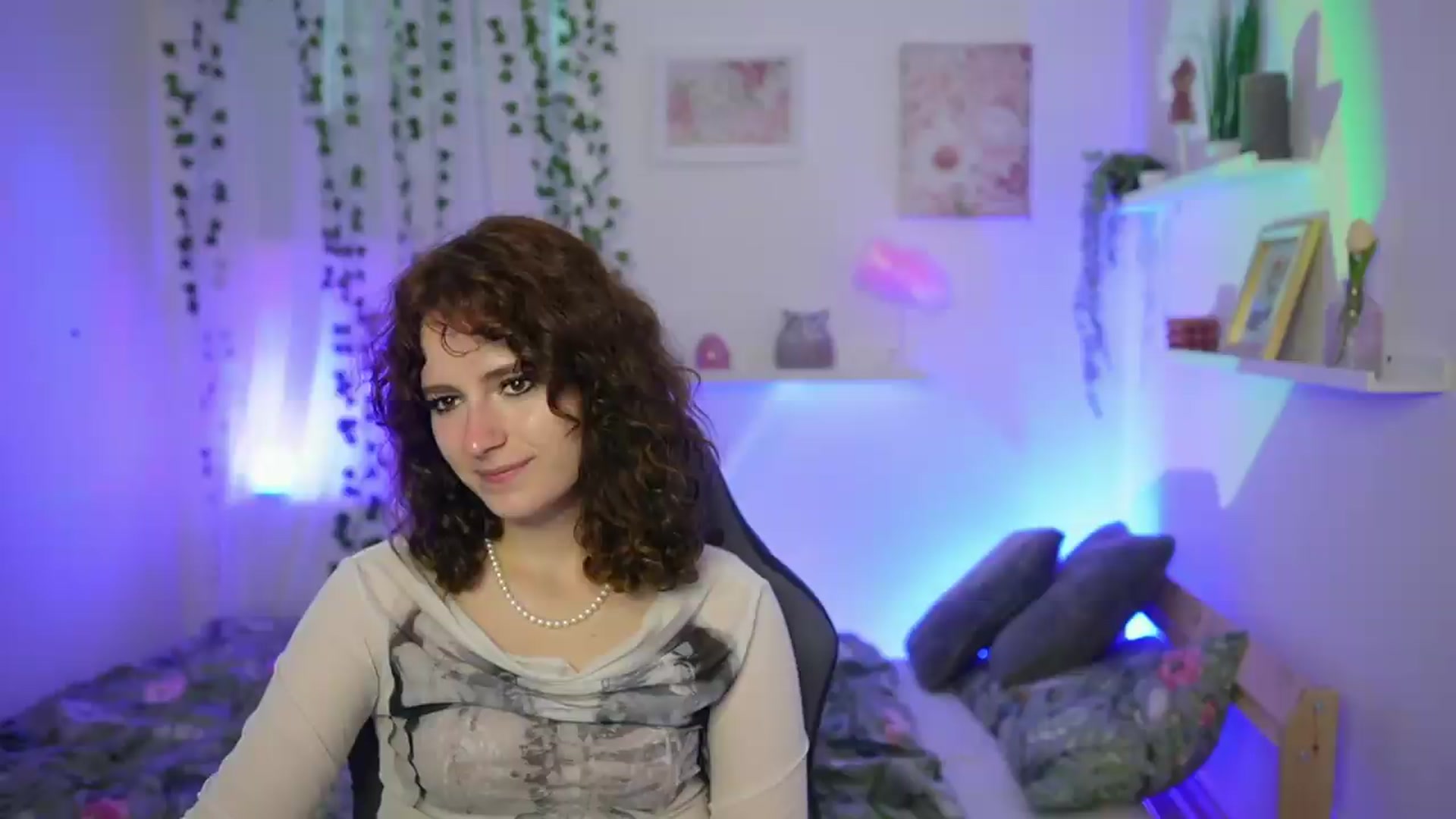 Gallery image thumbnail from Emily_Paris18's myfreecams stream on, 06/07/2026, 17:24 image 6 of 20