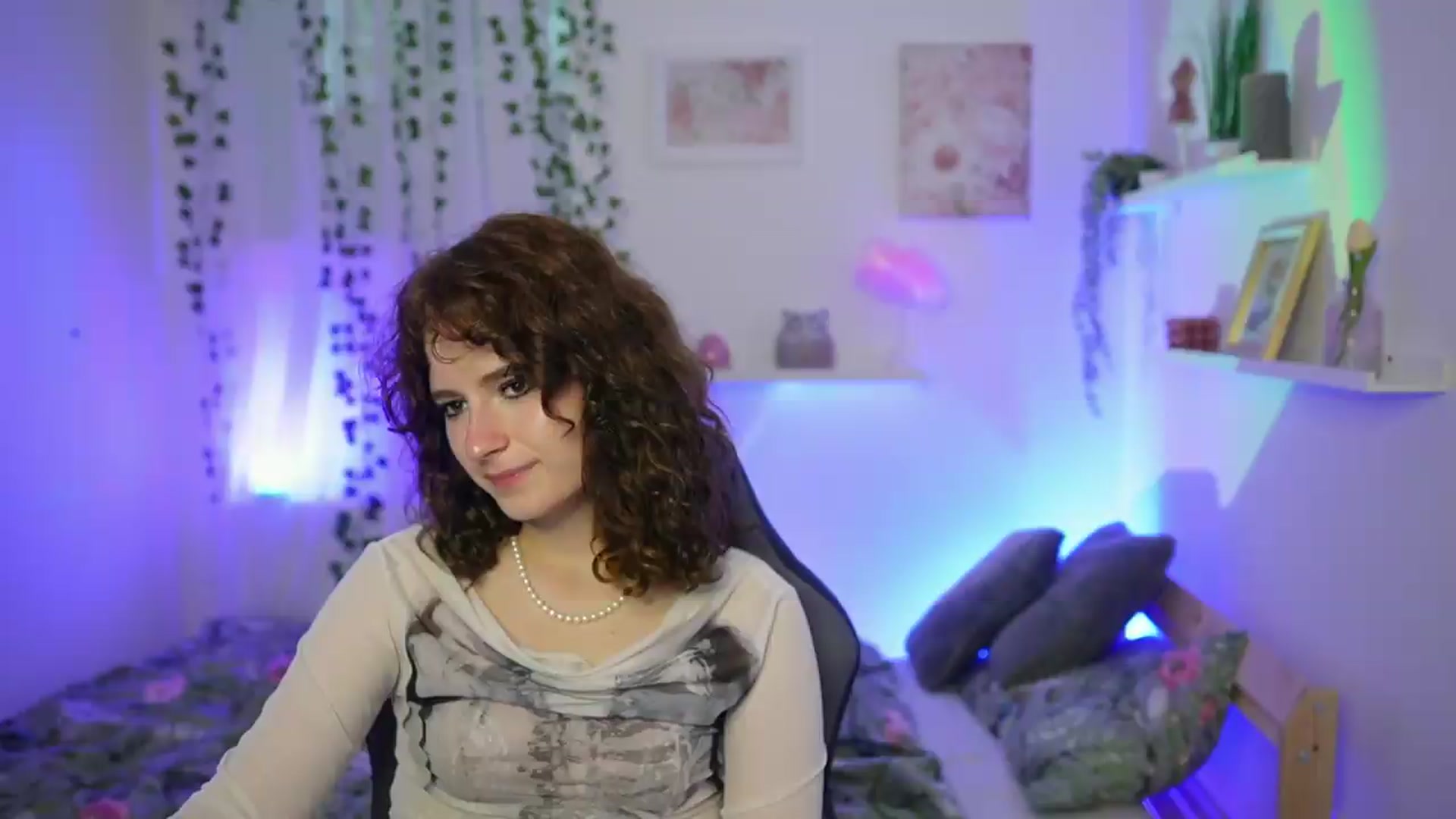 Gallery image thumbnail from Emily_Paris18's myfreecams stream on, 06/07/2026, 17:24 image 3 of 20