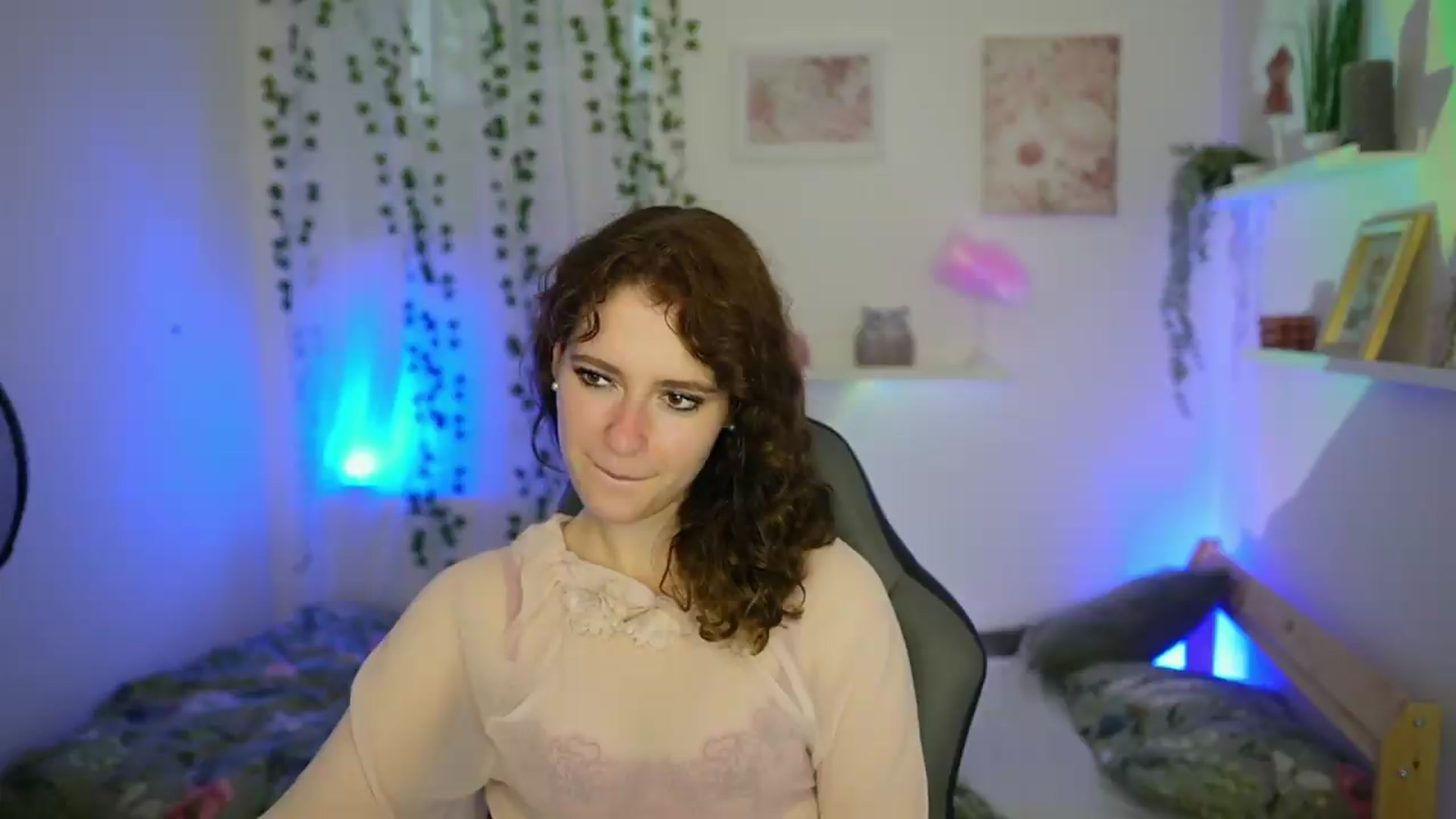 Gallery image thumbnail from Emily_Paris18's myfreecams stream on, 06/08/2026, 17:09 image 4 of 20