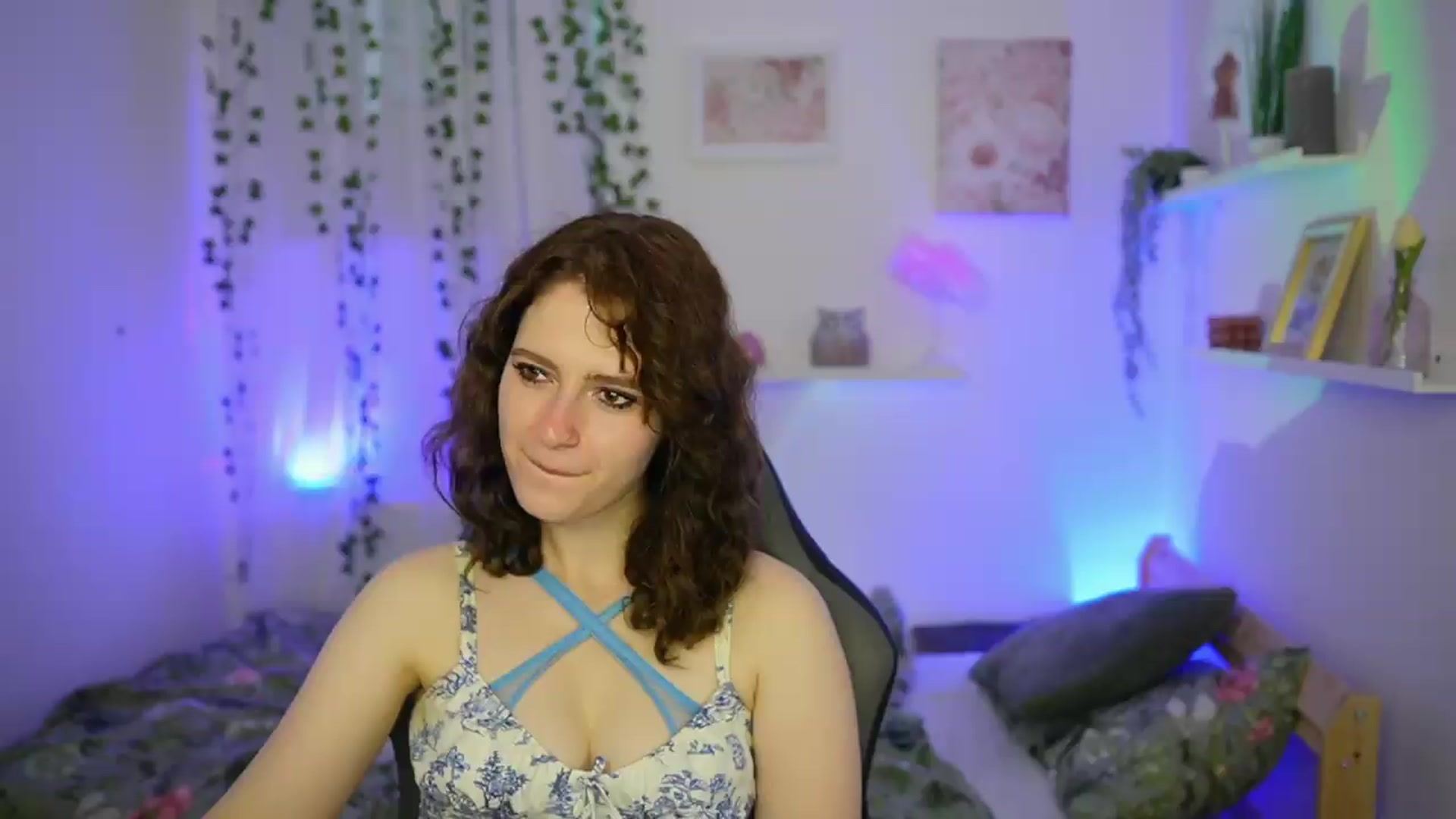Gallery image thumbnail from Emily_Paris18's myfreecams stream on, 06/09/2026, 16:42 image 14 of 20