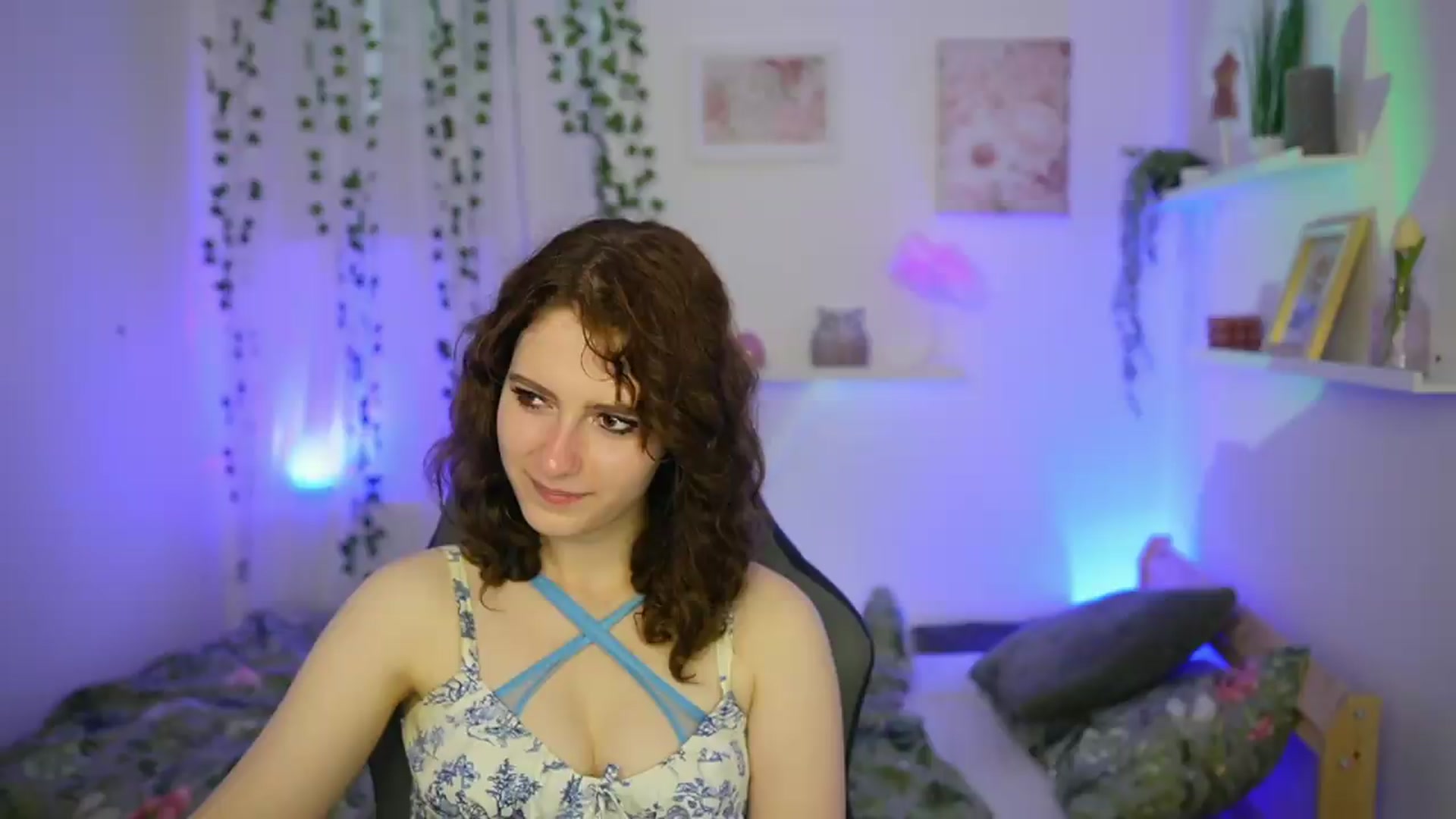Gallery image thumbnail from Emily_Paris18's myfreecams stream on, 06/09/2026, 16:42 image 18 of 20