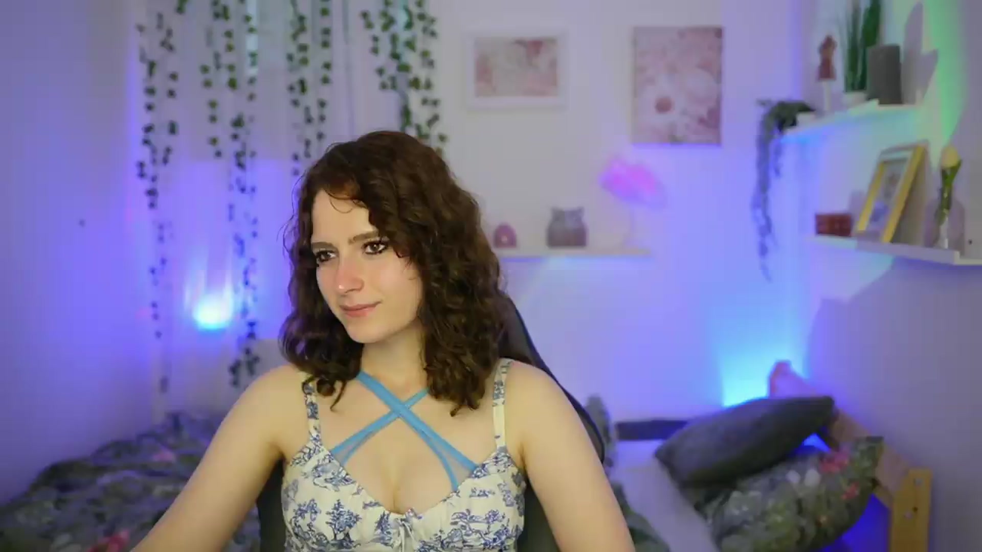 Gallery image thumbnail from Emily_Paris18's myfreecams stream on, 06/09/2026, 16:42 image 5 of 20