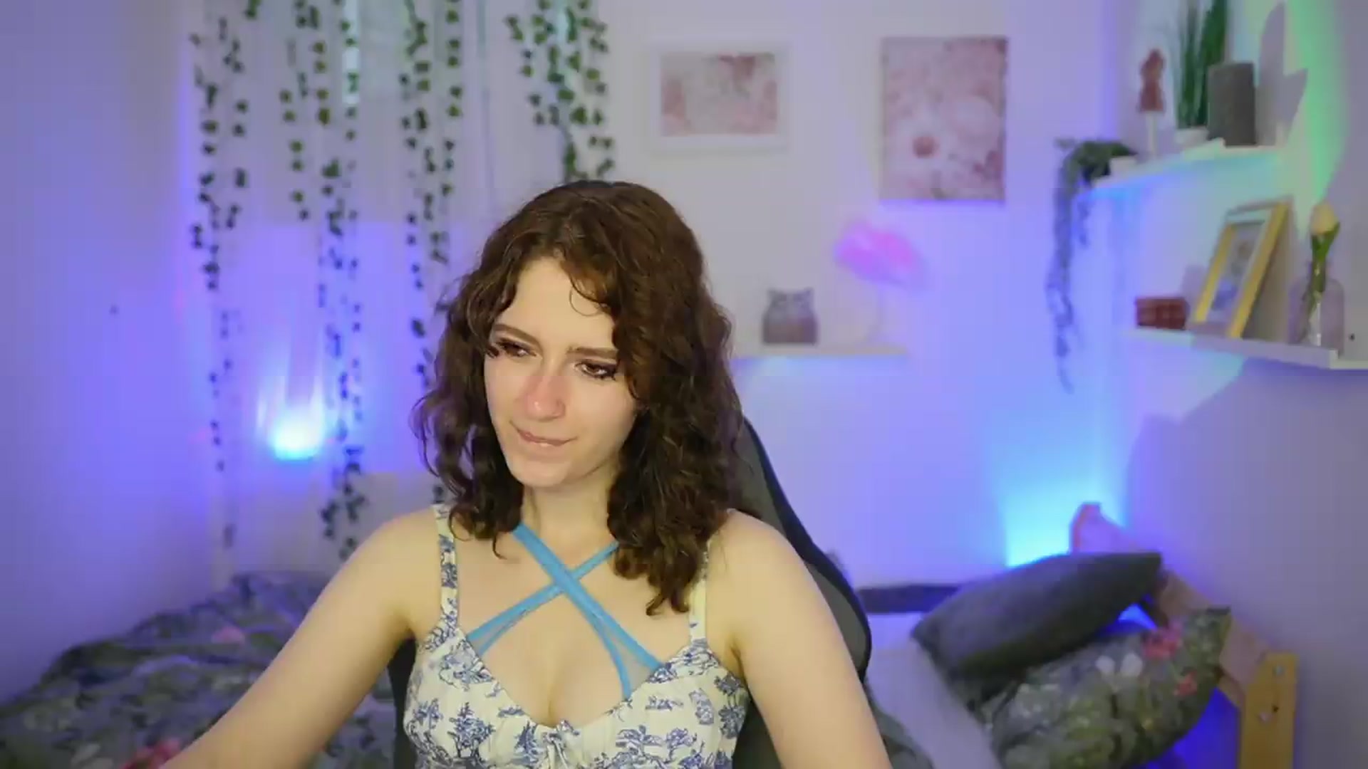 Gallery image thumbnail from Emily_Paris18's myfreecams stream on, 06/09/2026, 16:42 image 3 of 20