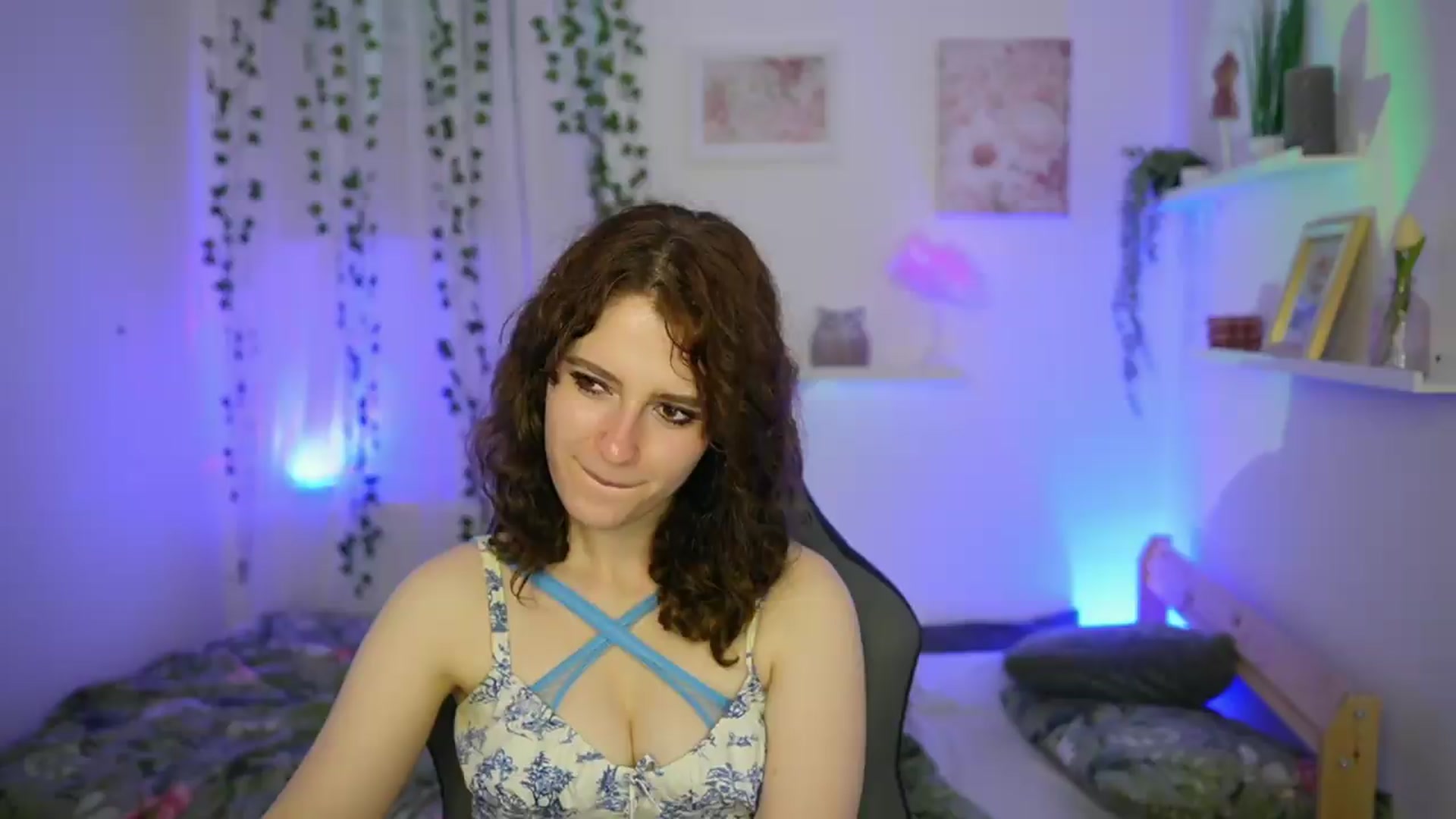 Gallery image thumbnail from Emily_Paris18's myfreecams stream on, 06/09/2026, 18:02 image 12 of 20