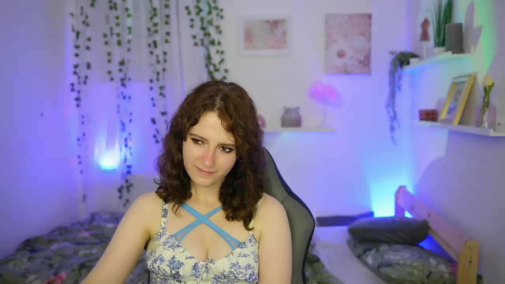 Gallery image thumbnail from Emily_Paris18's myfreecams stream on, 06/09/2026, 18:02 image 14 of 20