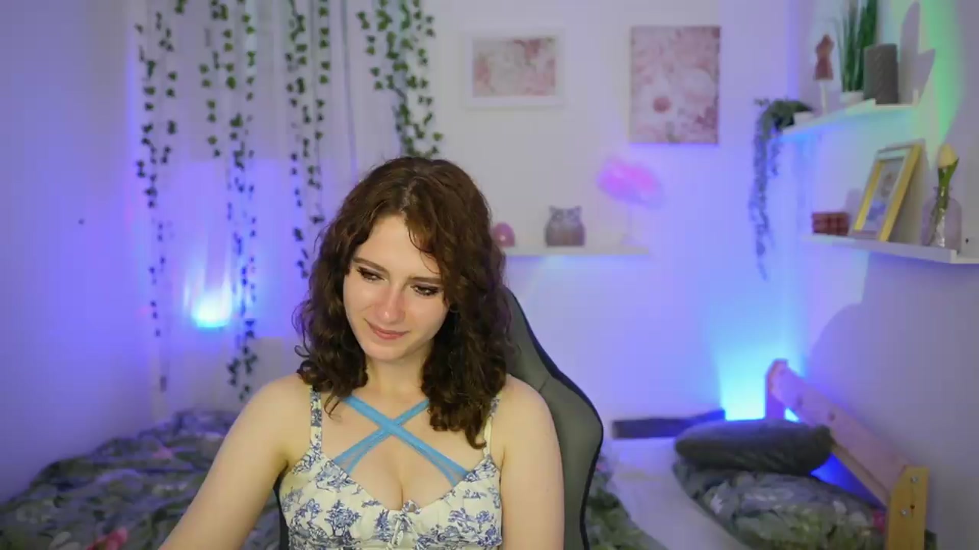 Gallery image thumbnail from Emily_Paris18's myfreecams stream on, 06/09/2026, 18:02 image 15 of 20