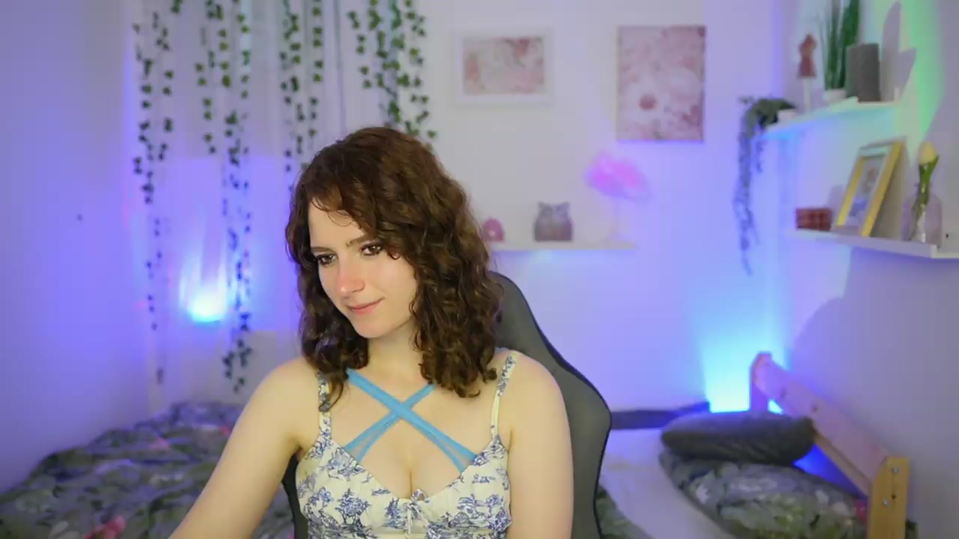 Gallery image thumbnail from Emily_Paris18's myfreecams stream on, 06/09/2026, 18:02 image 9 of 20
