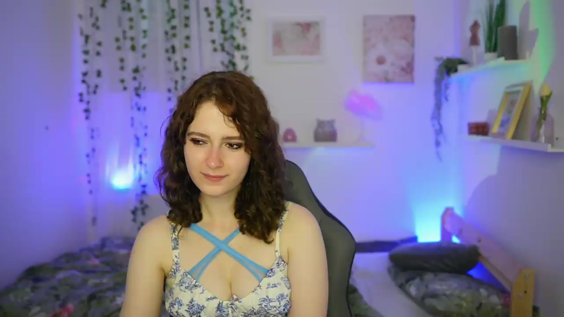 Gallery image thumbnail from Emily_Paris18's myfreecams stream on, 06/09/2026, 18:02 image 8 of 20