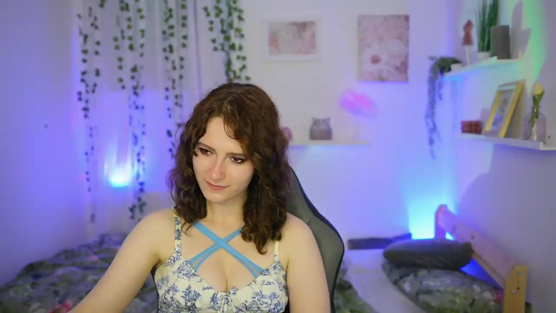 Gallery image thumbnail from Emily_Paris18's myfreecams stream on, 06/09/2026, 18:02 image 19 of 20