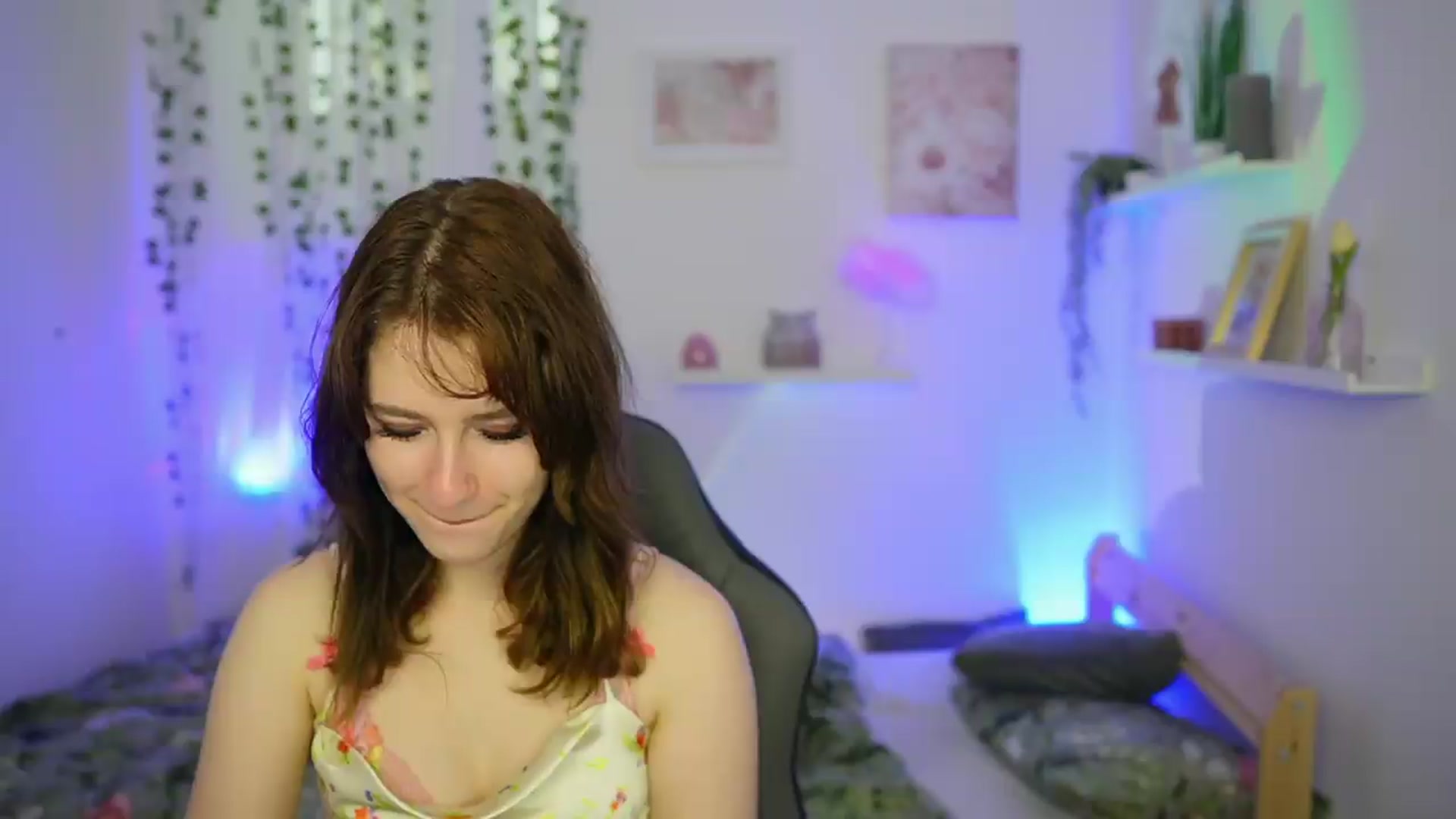 Gallery image thumbnail from Emily_Paris18's myfreecams stream on, 06/12/2026, 13:44 image 7 of 20