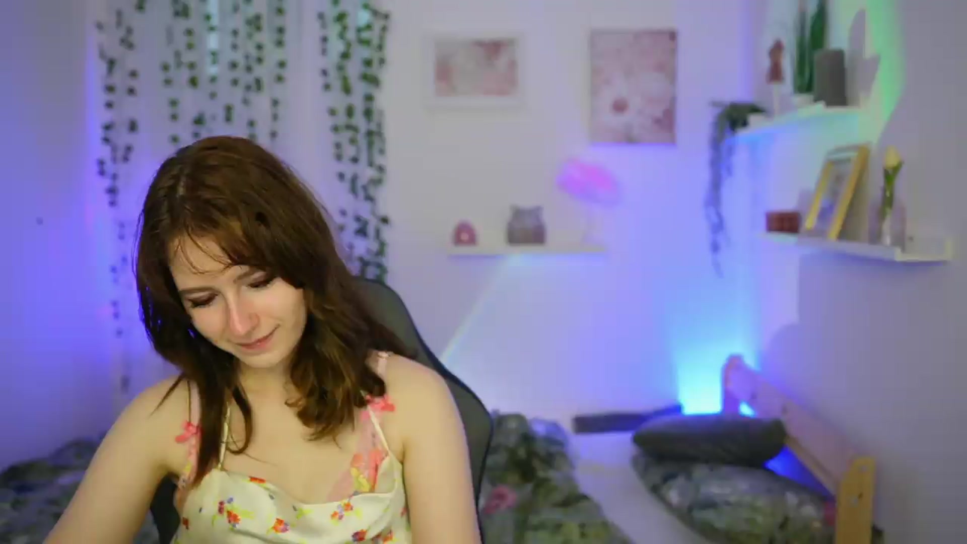 Gallery image thumbnail from Emily_Paris18's myfreecams stream on, 06/12/2026, 13:44 image 19 of 20