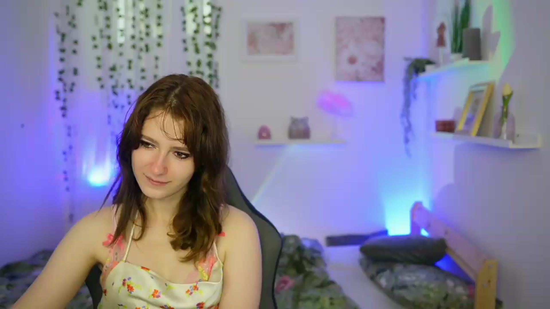Gallery image thumbnail from Emily_Paris18's myfreecams stream on, 06/12/2026, 13:44 image 17 of 20