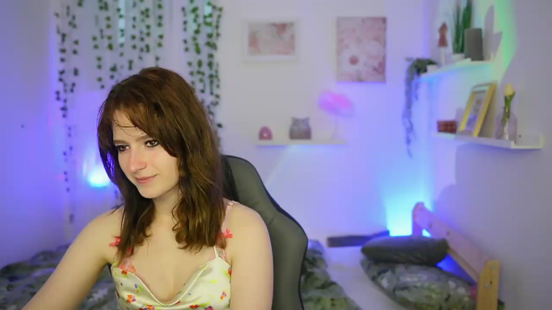 Gallery image thumbnail from Emily_Paris18's myfreecams stream on, 06/12/2026, 13:44 image 5 of 20