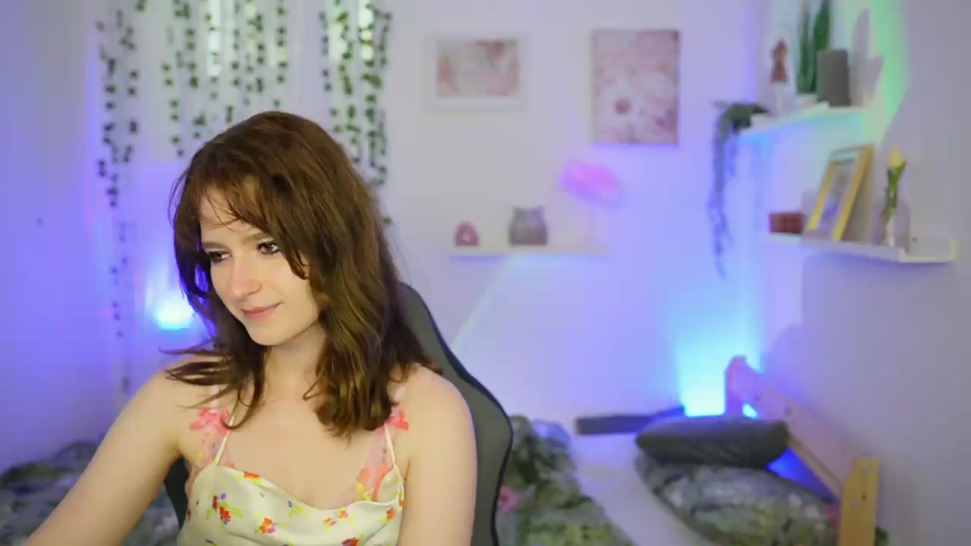 Gallery image thumbnail from Emily_Paris18's myfreecams stream on, 06/12/2026, 13:44 image 14 of 20