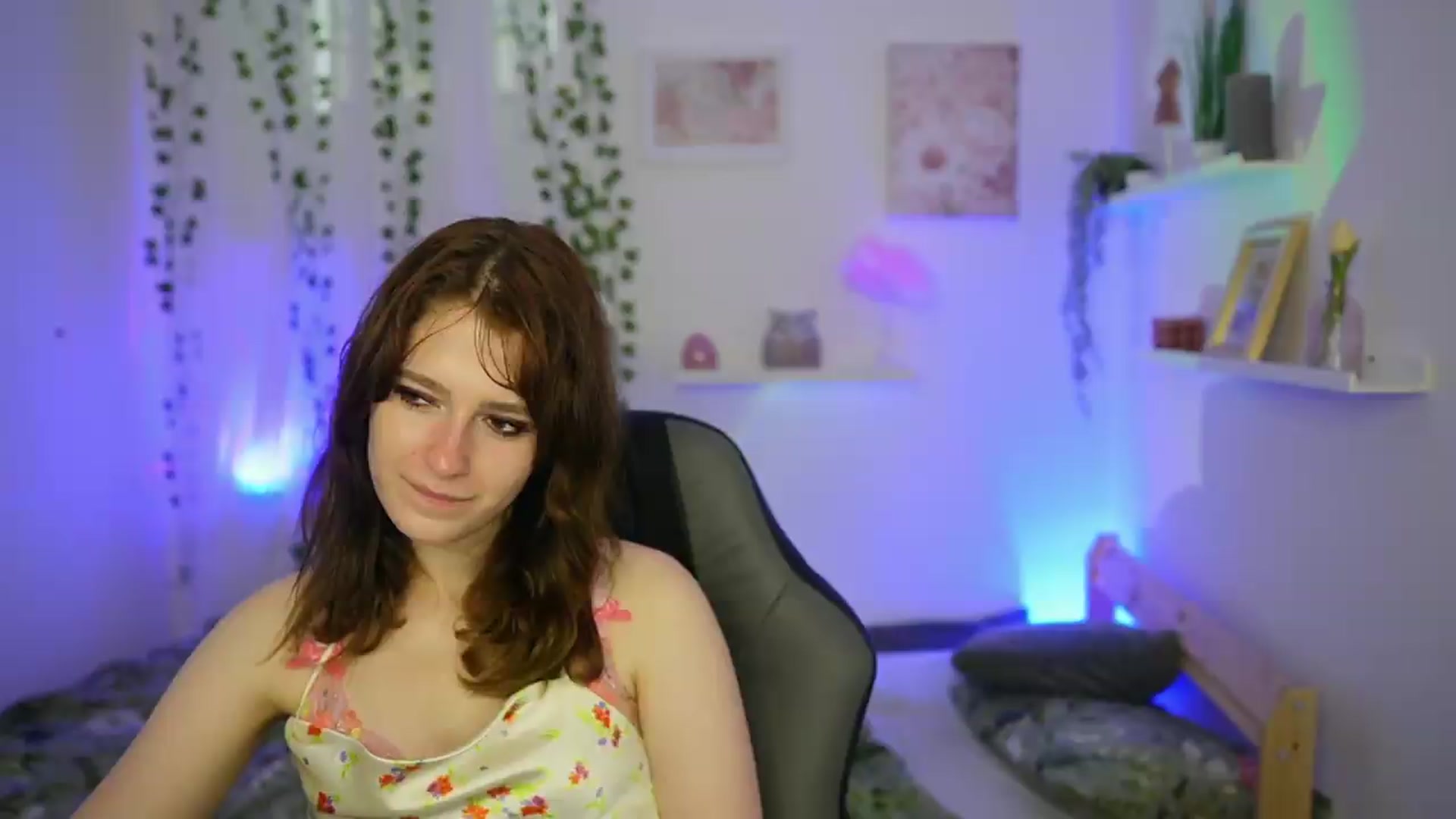 Gallery image thumbnail from Emily_Paris18's myfreecams stream on, 06/12/2026, 16:48 image 7 of 20