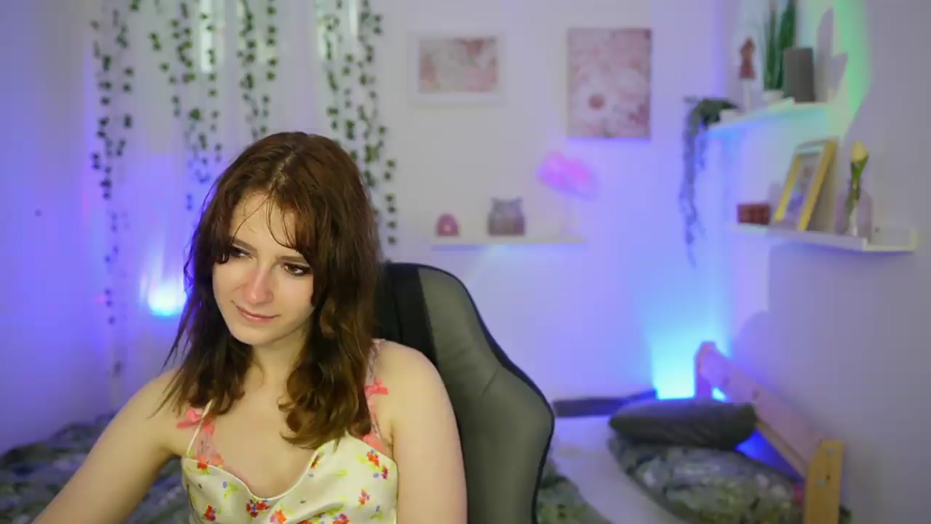 Gallery image thumbnail from Emily_Paris18's myfreecams stream on, 06/12/2026, 16:48 image 5 of 20
