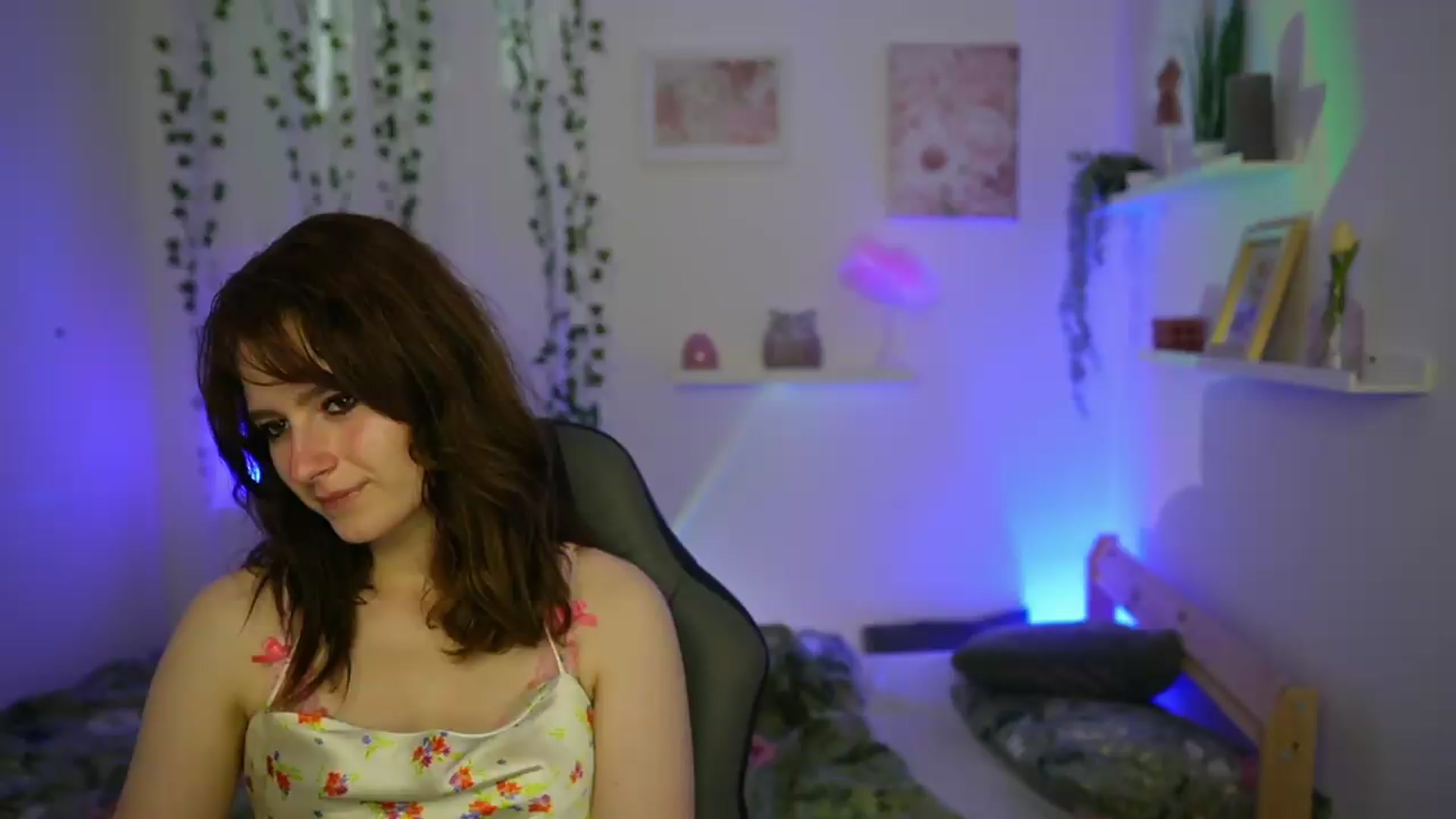 Gallery image thumbnail from Emily_Paris18's myfreecams stream on, 06/12/2026, 16:48 image 13 of 20