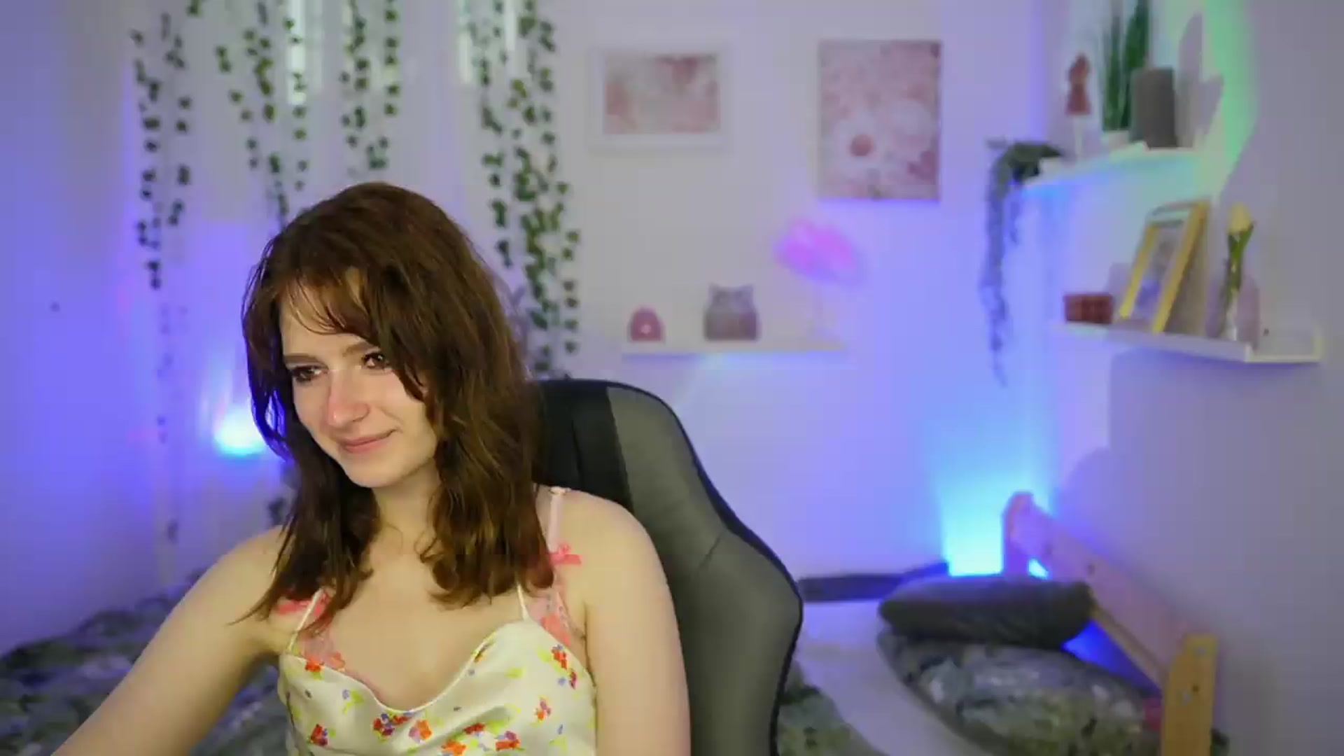 Gallery image thumbnail from Emily_Paris18's myfreecams stream on, 06/12/2026, 16:48 image 6 of 20