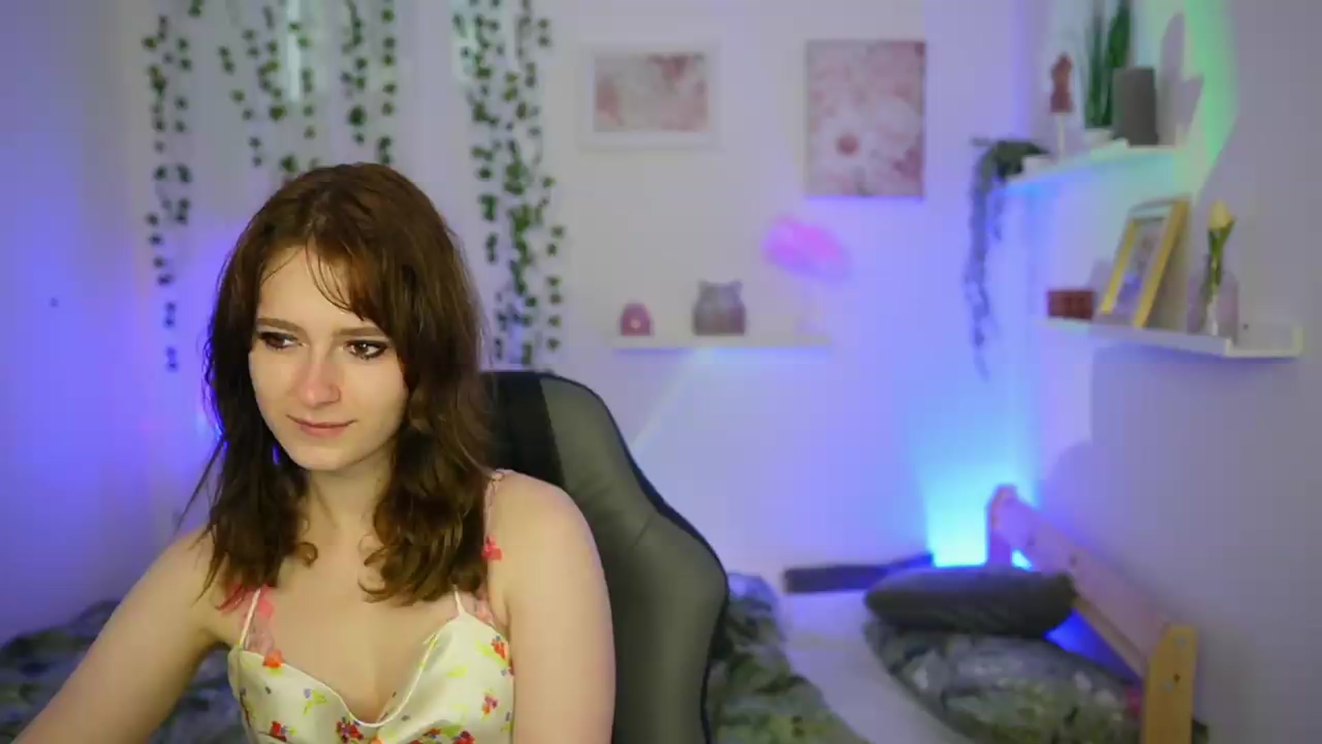 Gallery image thumbnail from Emily_Paris18's myfreecams stream on, 06/12/2026, 16:48 image 10 of 20