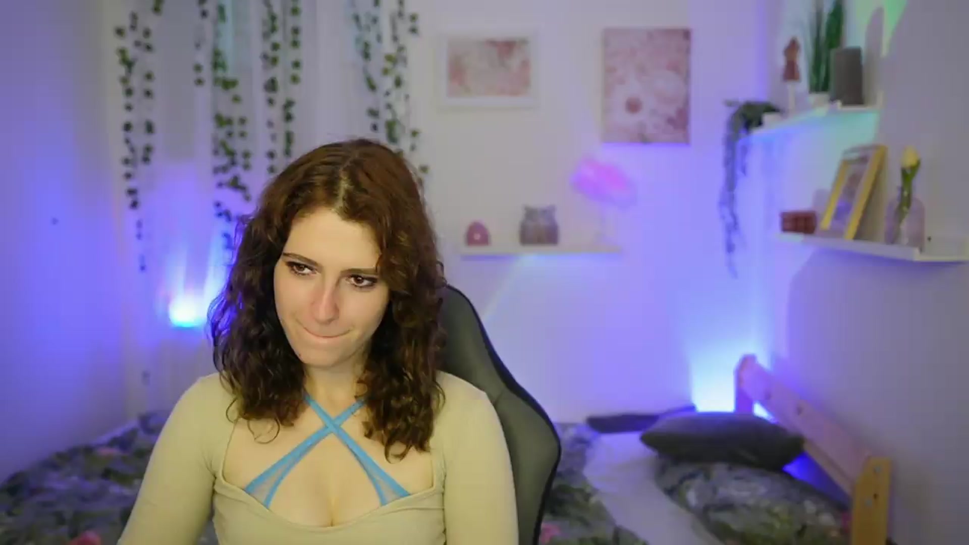 Gallery image thumbnail from Emily_Paris18's myfreecams stream on, 06/13/2026, 17:30 image 20 of 20