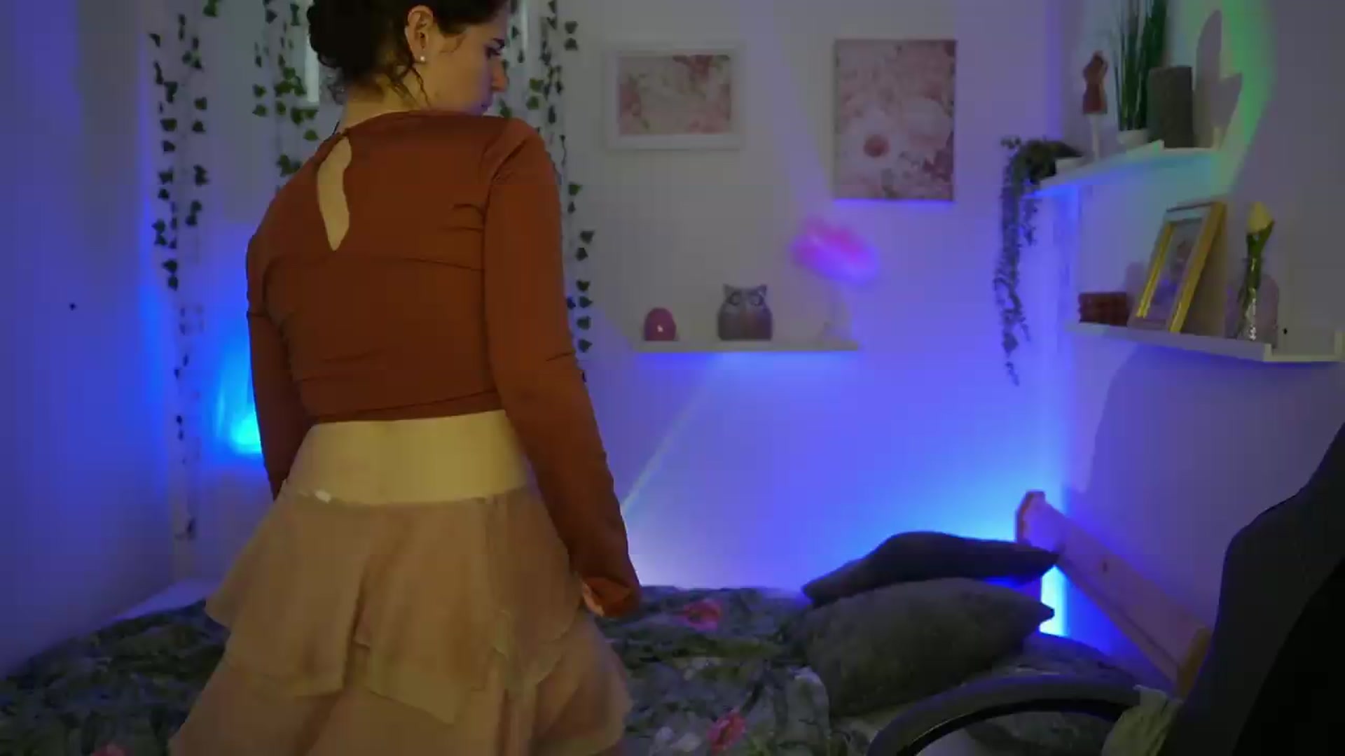 Gallery image thumbnail from Emily_Paris18's myfreecams stream on, 06/14/2026, 16:56 image 4 of 20