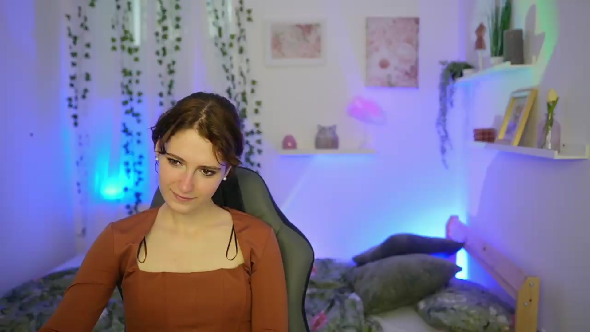 Gallery image thumbnail from Emily_Paris18's myfreecams stream on, 06/14/2026, 16:56 image 9 of 20