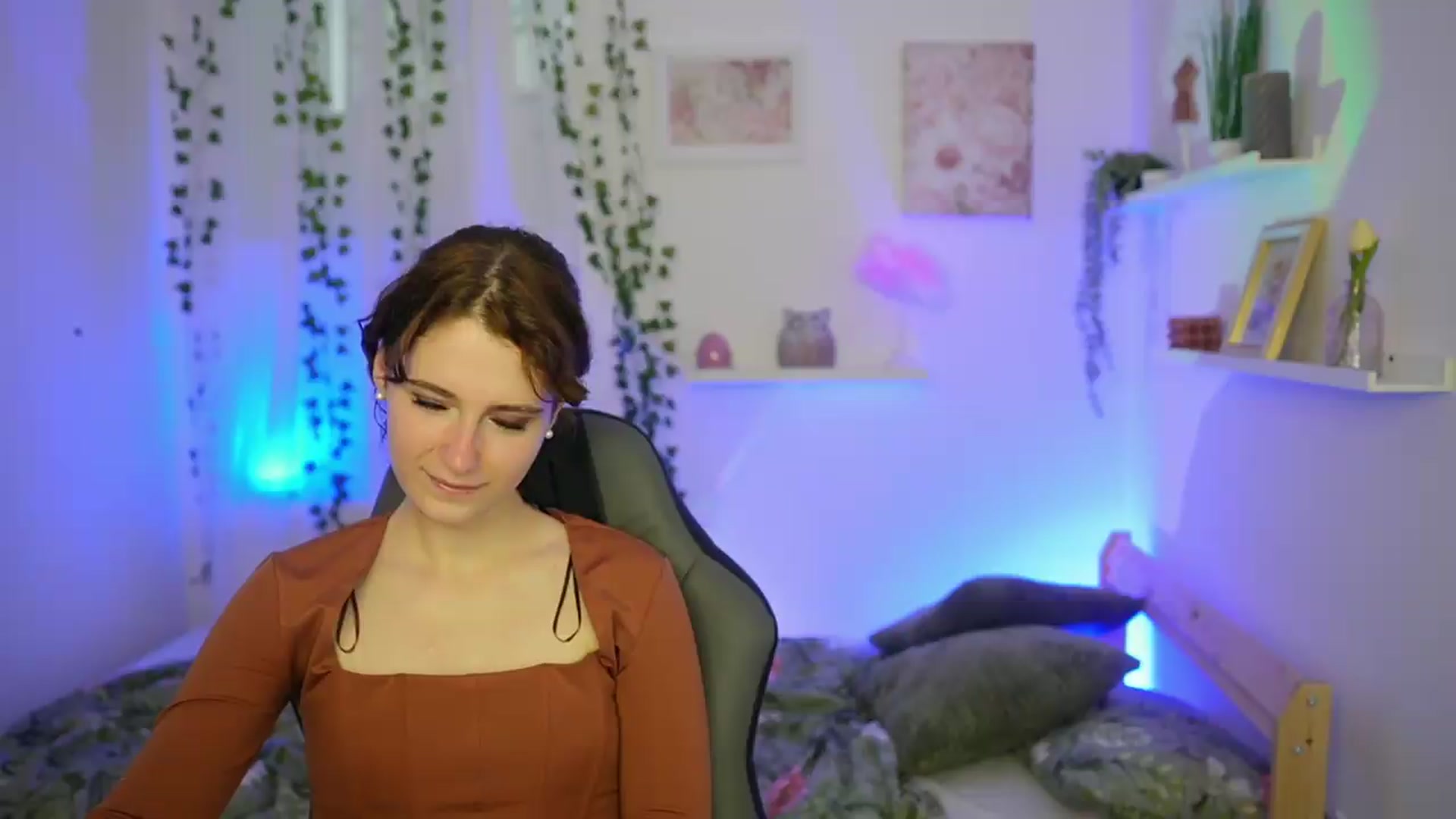 Gallery image thumbnail from Emily_Paris18's myfreecams stream on, 06/14/2026, 16:56 image 10 of 20