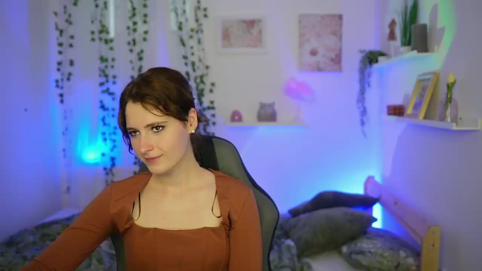 Gallery image thumbnail from Emily_Paris18's myfreecams stream on, 06/14/2026, 16:56 image 6 of 20