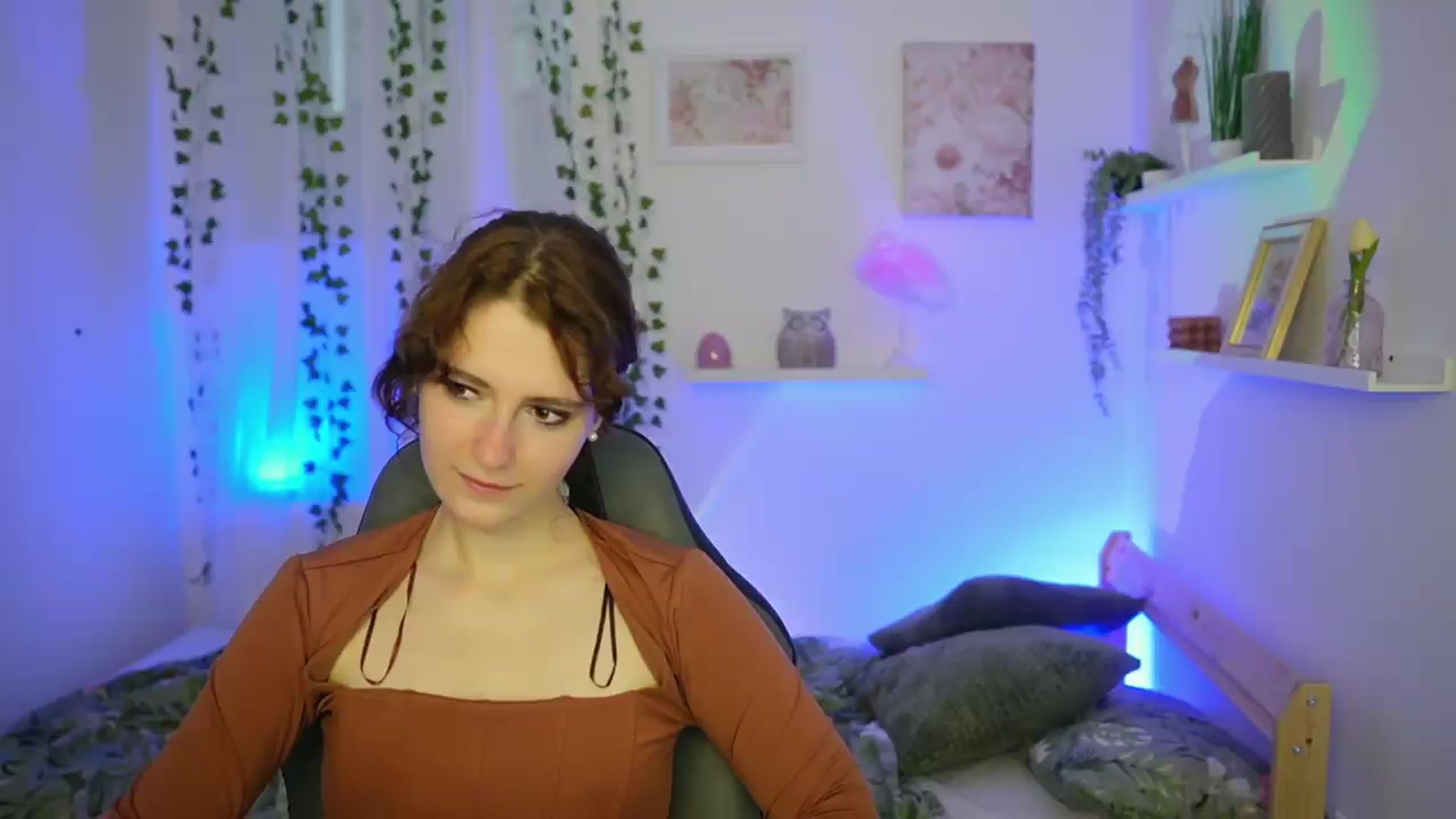Gallery image thumbnail from Emily_Paris18's myfreecams stream on, 06/14/2026, 16:56 image 17 of 20