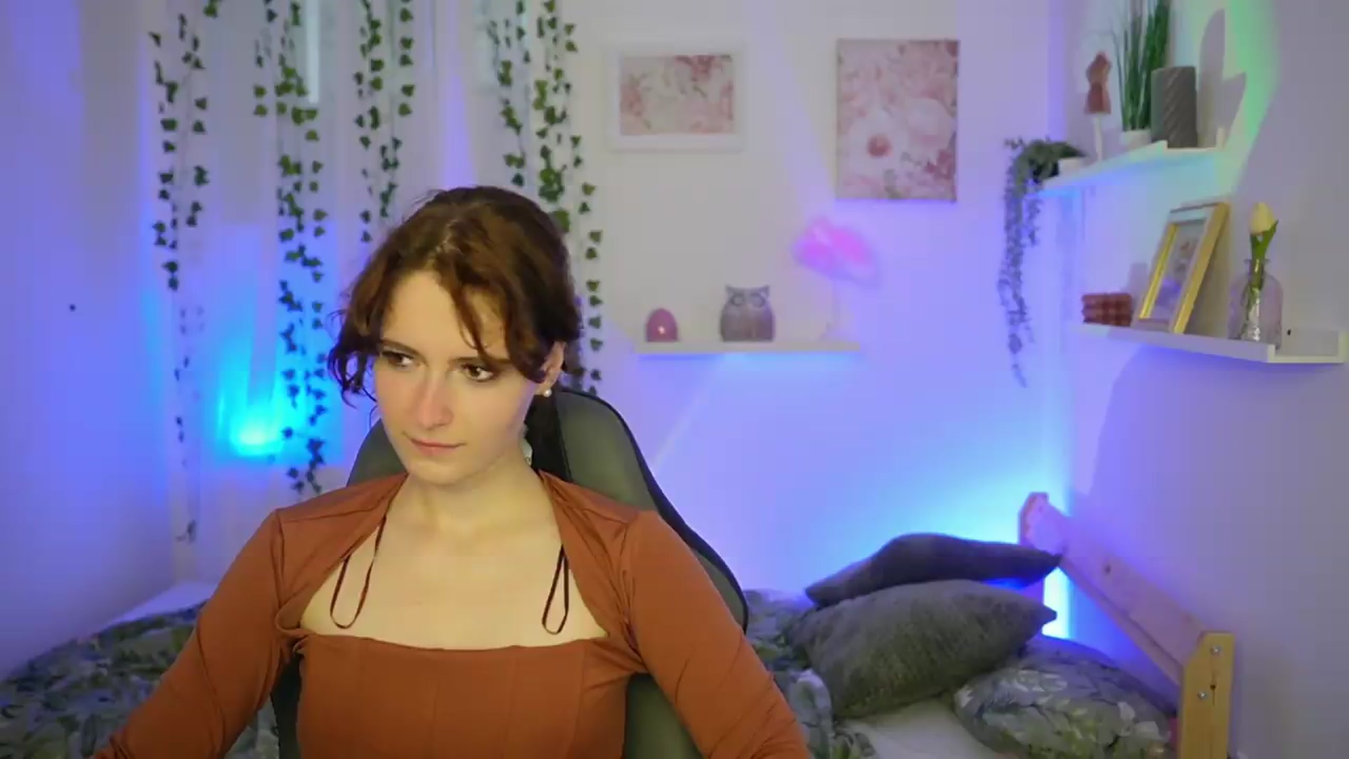 Gallery image thumbnail from Emily_Paris18's myfreecams stream on, 06/14/2026, 16:56 image 16 of 20