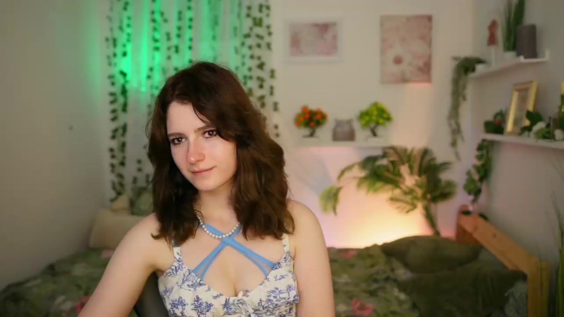 Gallery image thumbnail from Emily_Paris18's myfreecams stream on, 06/18/2026, 18:06 image 20 of 20