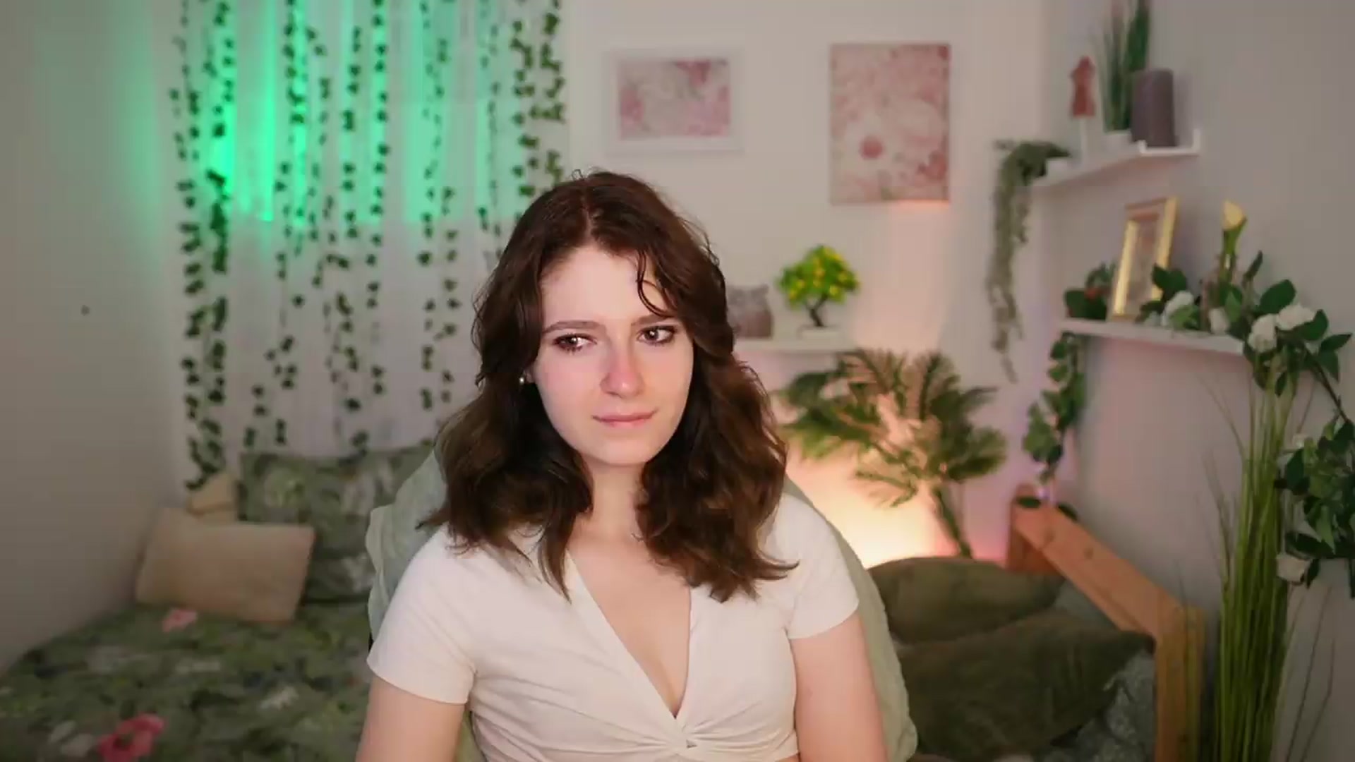 Gallery image thumbnail from Emily_Paris18's myfreecams stream on, 06/19/2026, 13:34 image 20 of 20