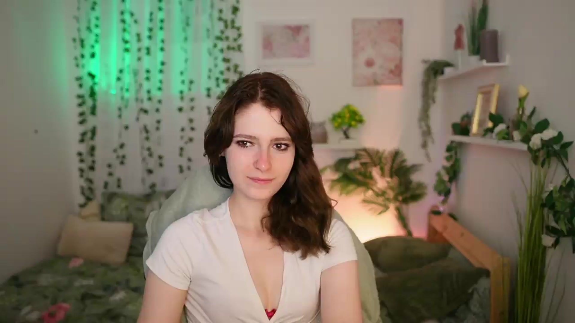Gallery image thumbnail from Emily_Paris18's myfreecams stream on, 06/19/2026, 14:28 image 3 of 20