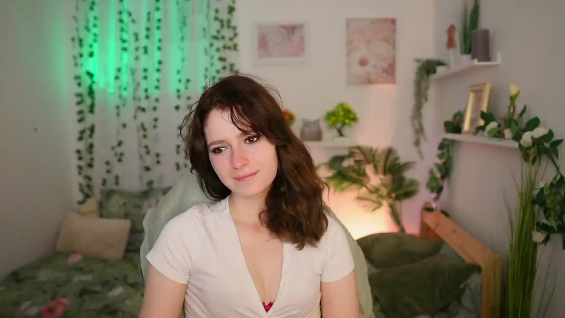 Gallery image thumbnail from Emily_Paris18's myfreecams stream on, 06/19/2026, 14:28 image 8 of 20