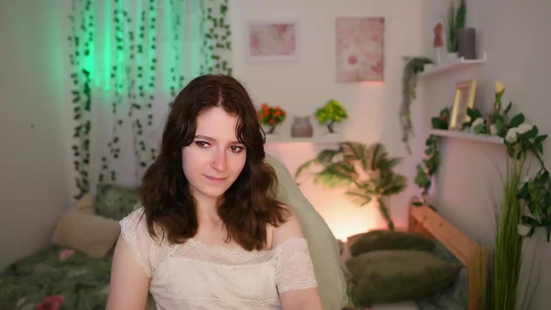 Gallery image thumbnail from Emily_Paris18's myfreecams stream on, 06/21/2026, 14:00 image 2 of 20