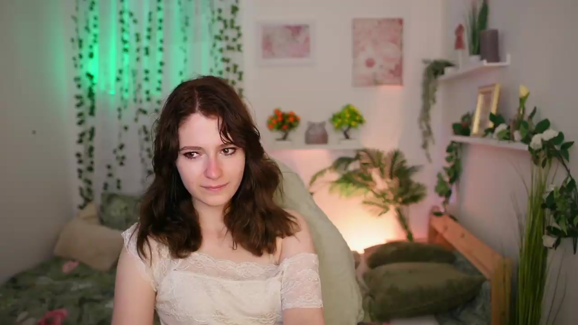 Gallery image thumbnail from Emily_Paris18's myfreecams stream on, 06/21/2026, 14:00 image 1 of 20