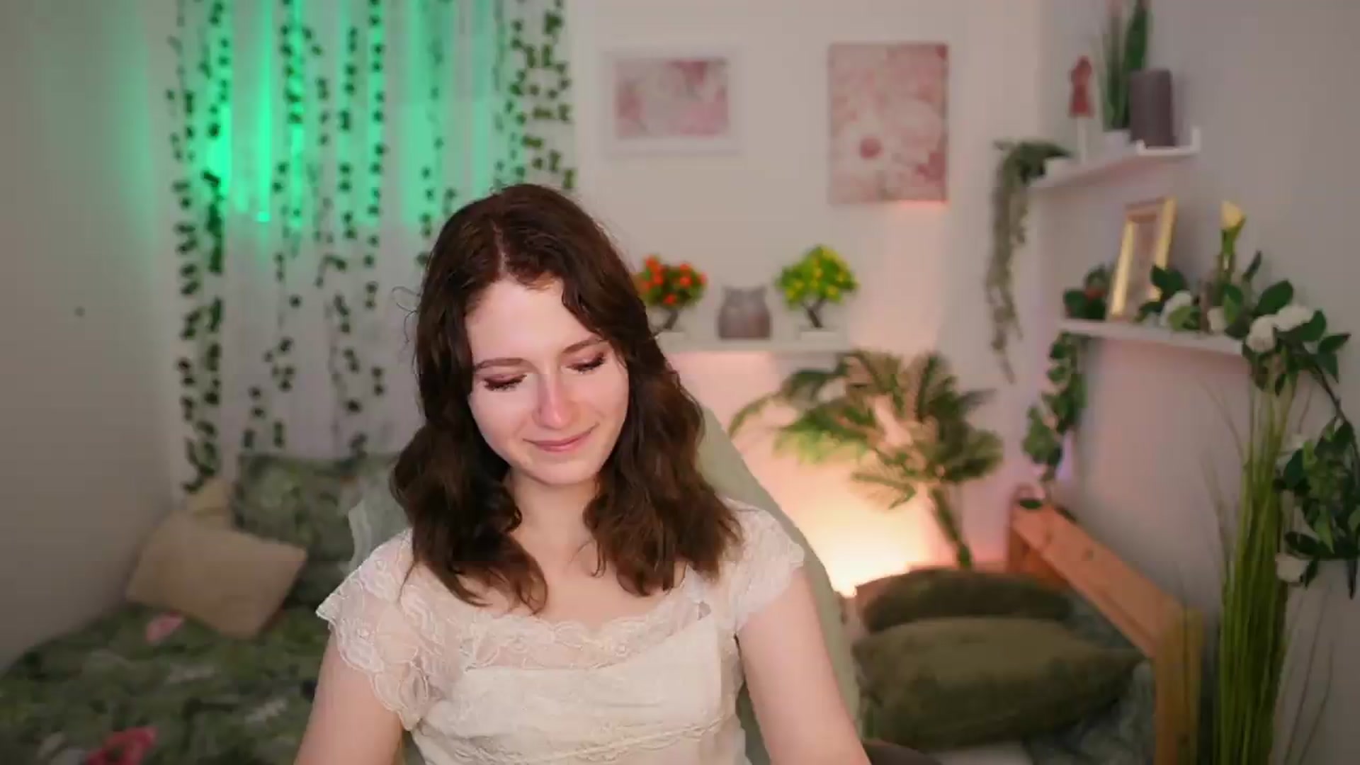 Gallery image thumbnail from Emily_Paris18's myfreecams stream on, 06/21/2026, 14:59 image 7 of 20