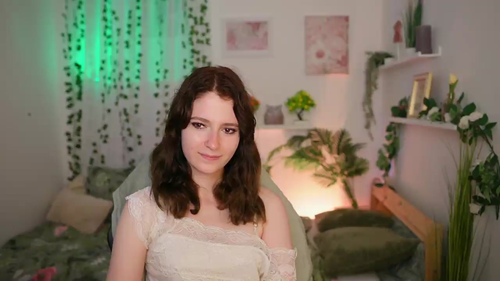 Gallery image thumbnail from Emily_Paris18's myfreecams stream on, 06/21/2026, 16:14 image 8 of 20