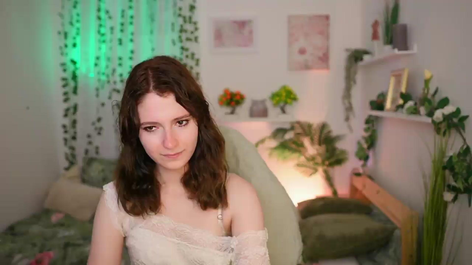 Gallery image thumbnail from Emily_Paris18's myfreecams stream on, 06/21/2026, 16:14 image 6 of 20