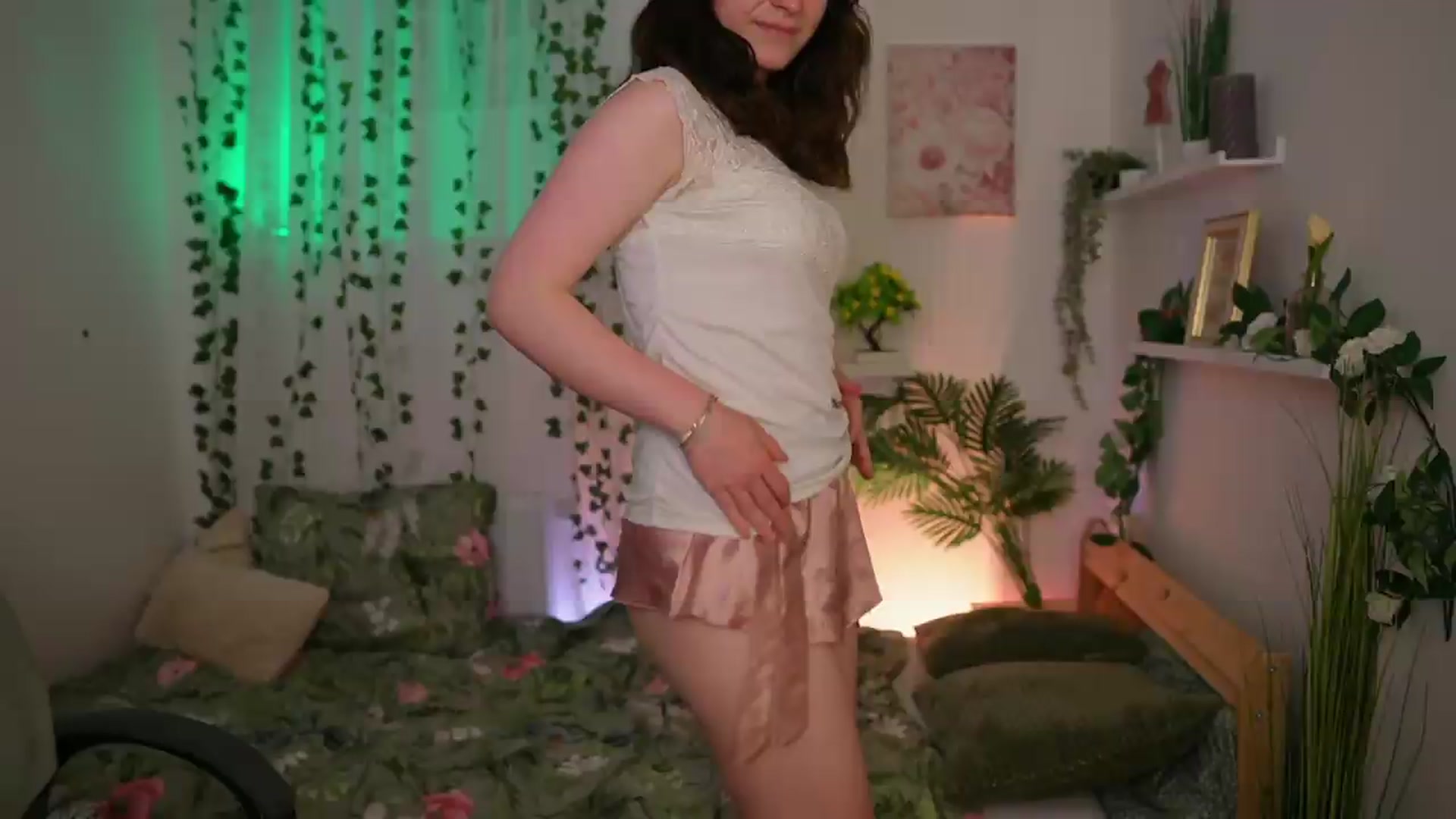 Gallery image thumbnail from Emily_Paris18's myfreecams stream on, 06/21/2026, 16:14 image 5 of 20