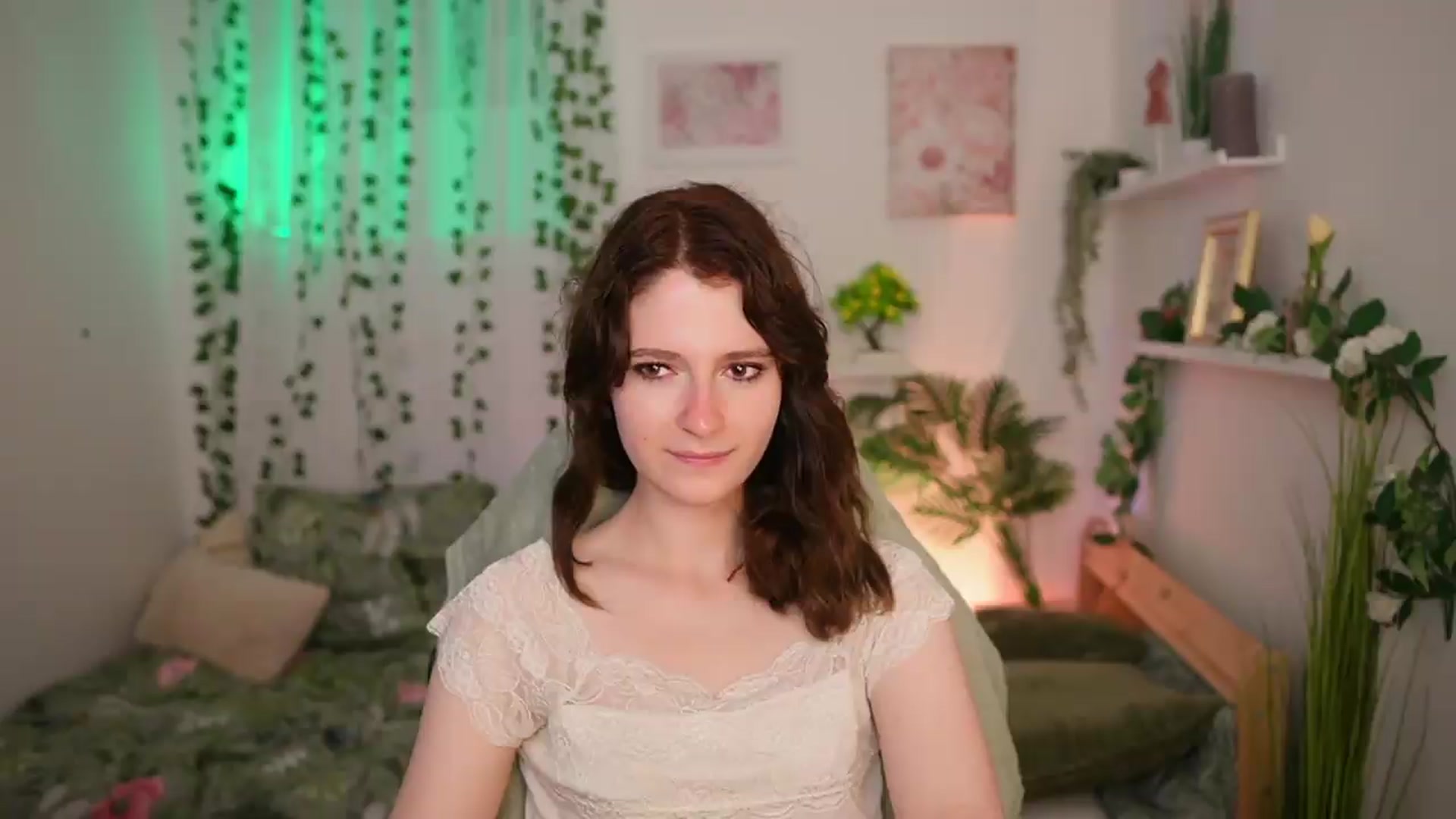 Gallery image thumbnail from Emily_Paris18's myfreecams stream on, 06/21/2026, 16:57 image 2 of 20
