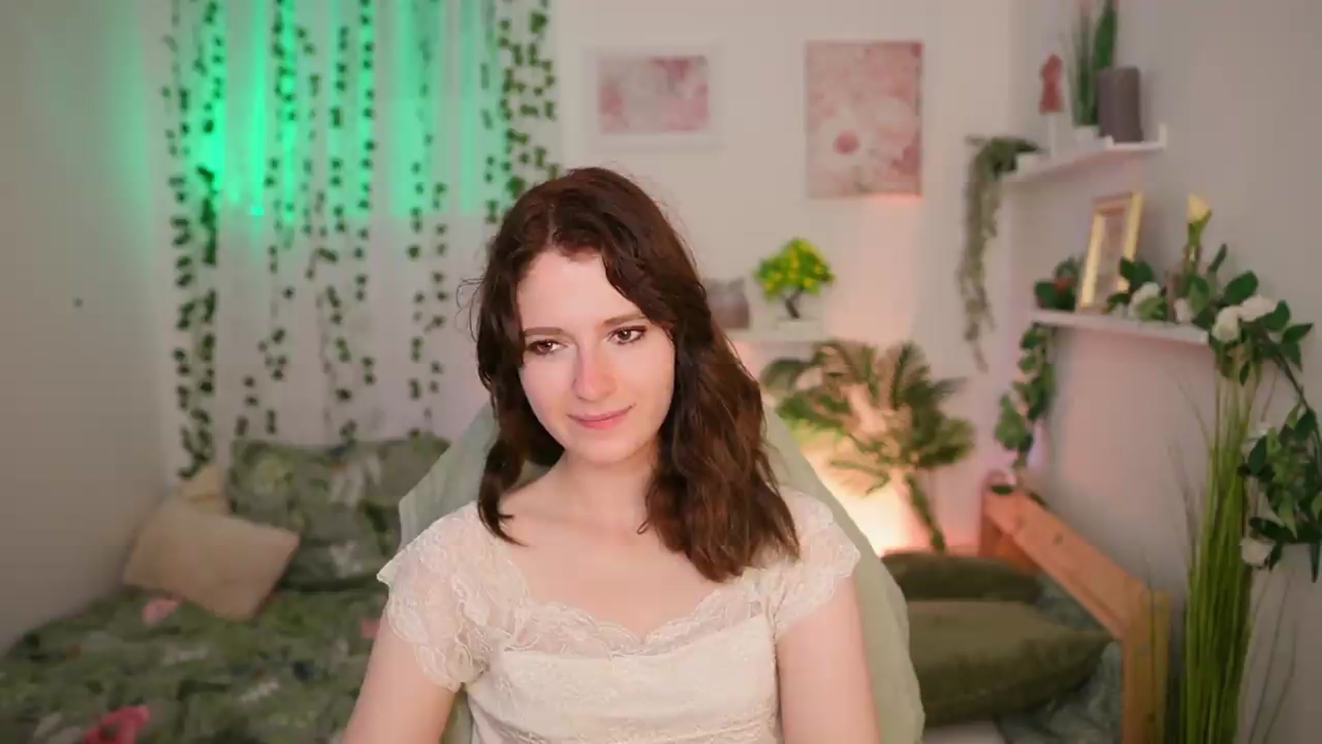 Gallery image thumbnail from Emily_Paris18's myfreecams stream on, 06/21/2026, 16:57 image 4 of 20