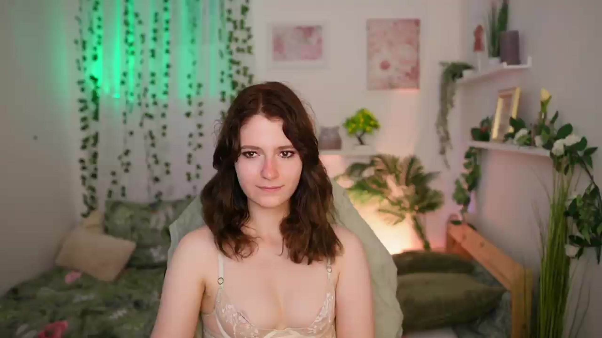 Gallery image thumbnail from Emily_Paris18's myfreecams stream on, 06/21/2026, 16:57 image 19 of 20