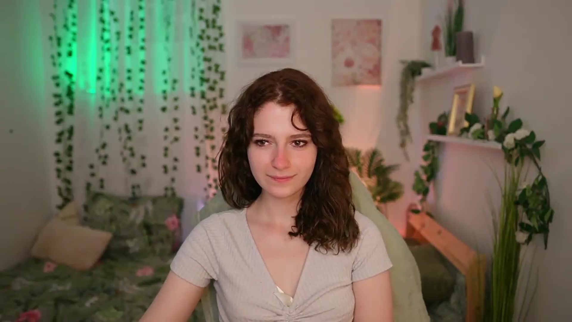 Gallery image thumbnail from Emily_Paris18's myfreecams stream on, 06/22/2026, 14:39 image 3 of 20