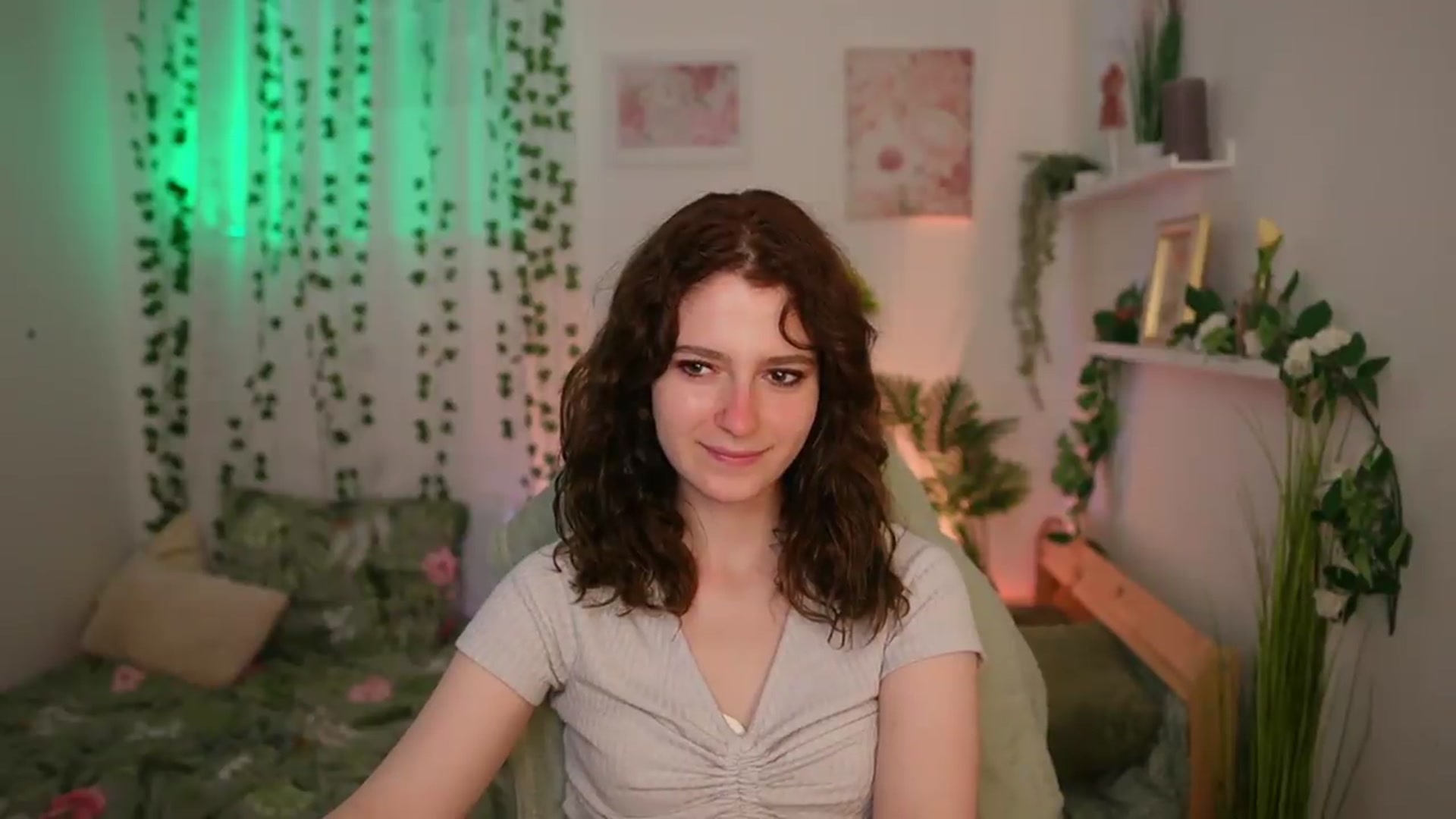 Gallery image thumbnail from Emily_Paris18's myfreecams stream on, 06/22/2026, 14:39 image 16 of 20