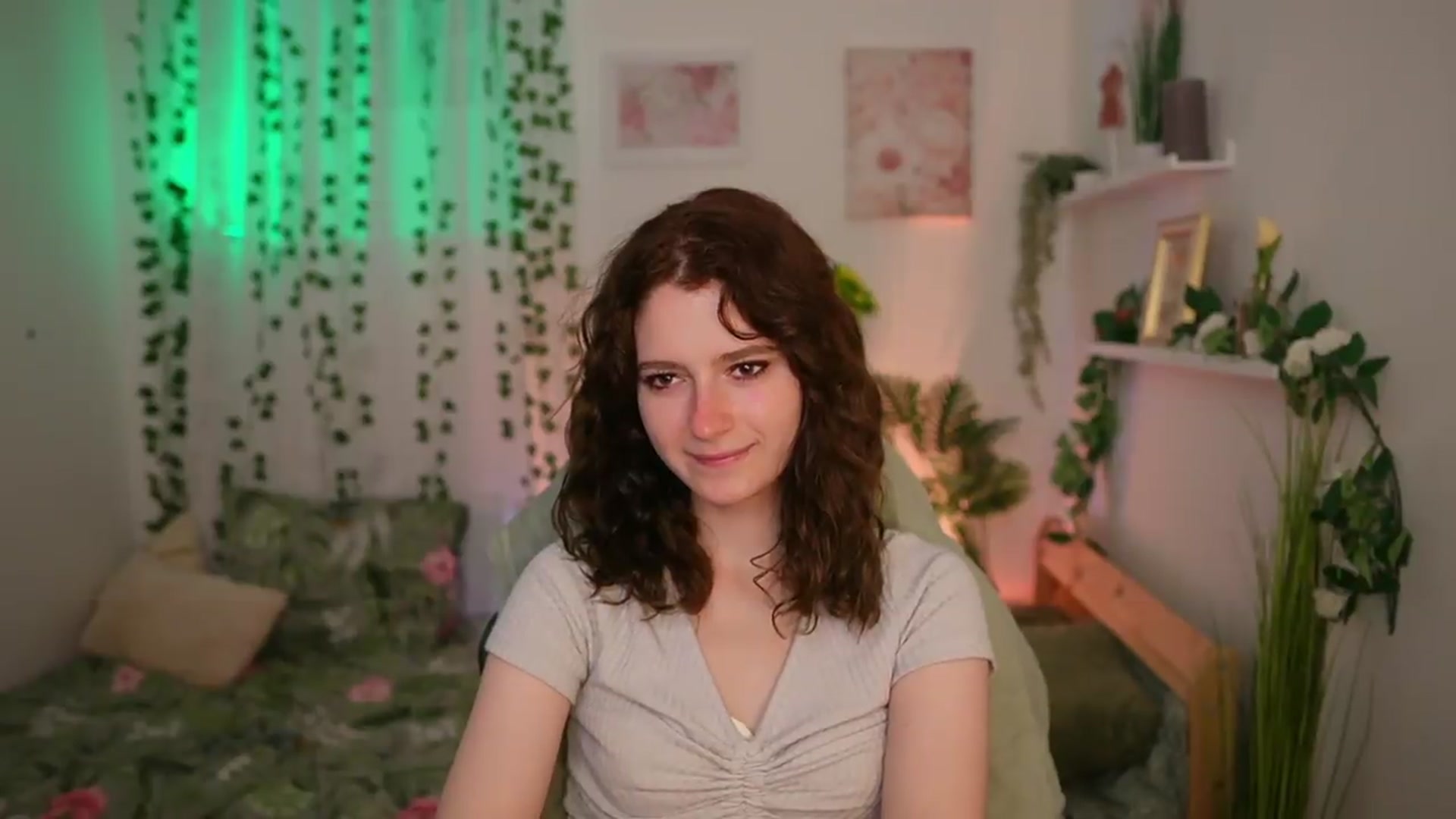Gallery image thumbnail from Emily_Paris18's myfreecams stream on, 06/22/2026, 14:39 image 17 of 20
